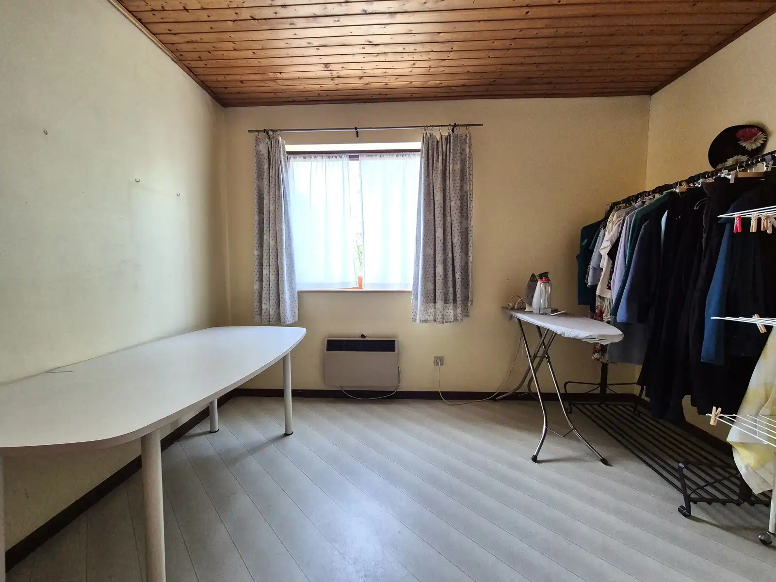 Toffe halfopen woning met prachtige tuin in de dorpskern foto 18