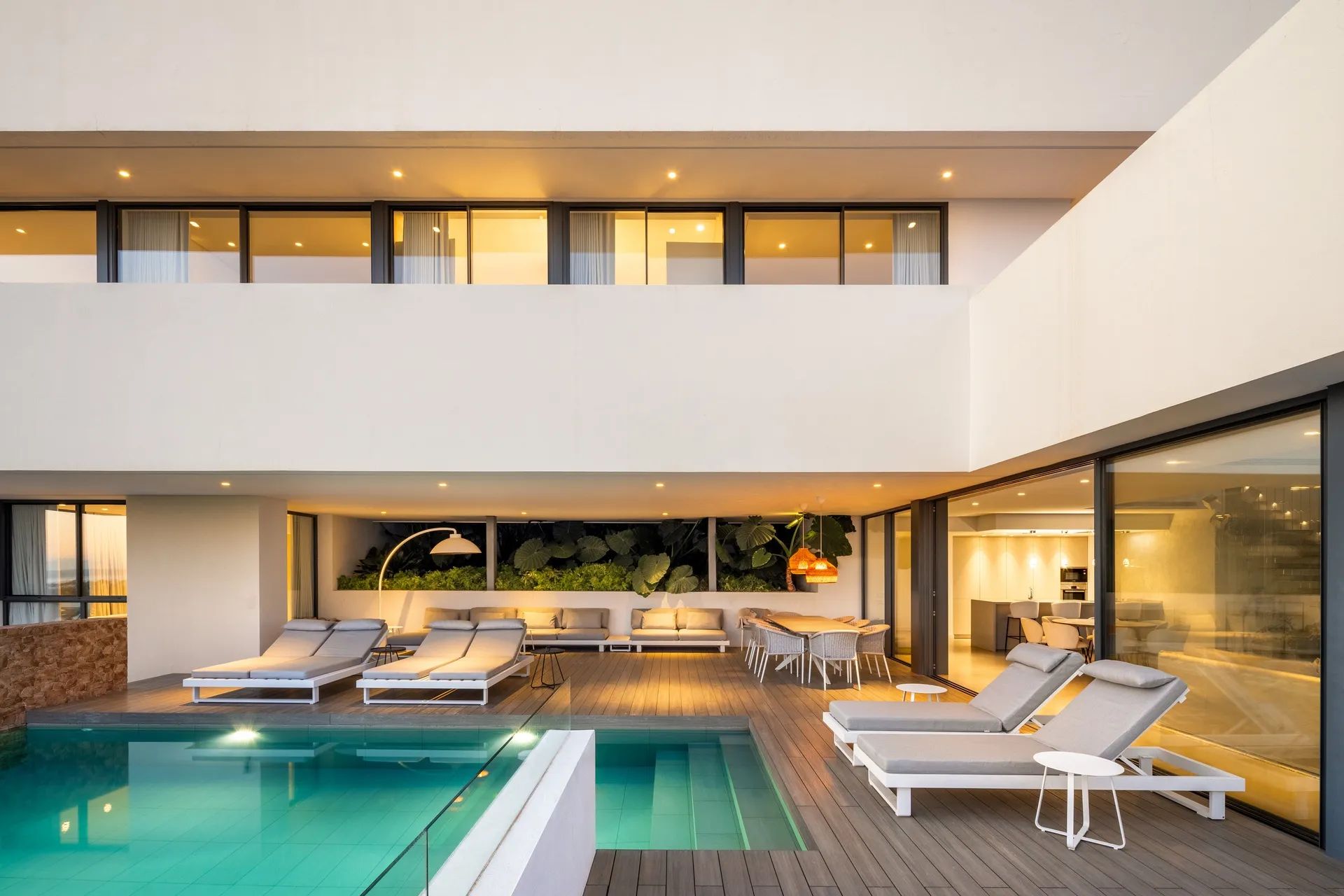 Unieke luxe villa met adembenemend uitzicht op zee en kustlijn foto 18