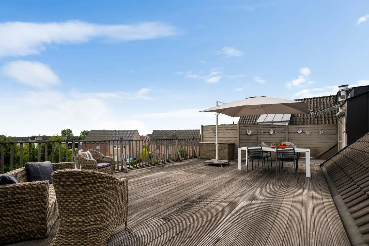 Prachtige Penthouse met 2 slpkrs en een heerlijk terras van 54m2 in het centrum van Beerzel foto 3