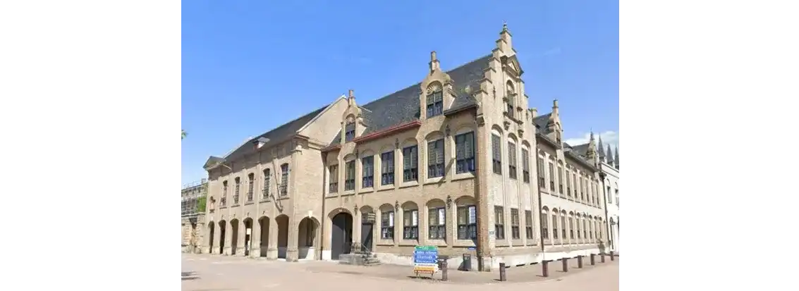Veurne – Ruime site in de historische binnenstad met ontwikkelingsmogelijkheden foto 3
