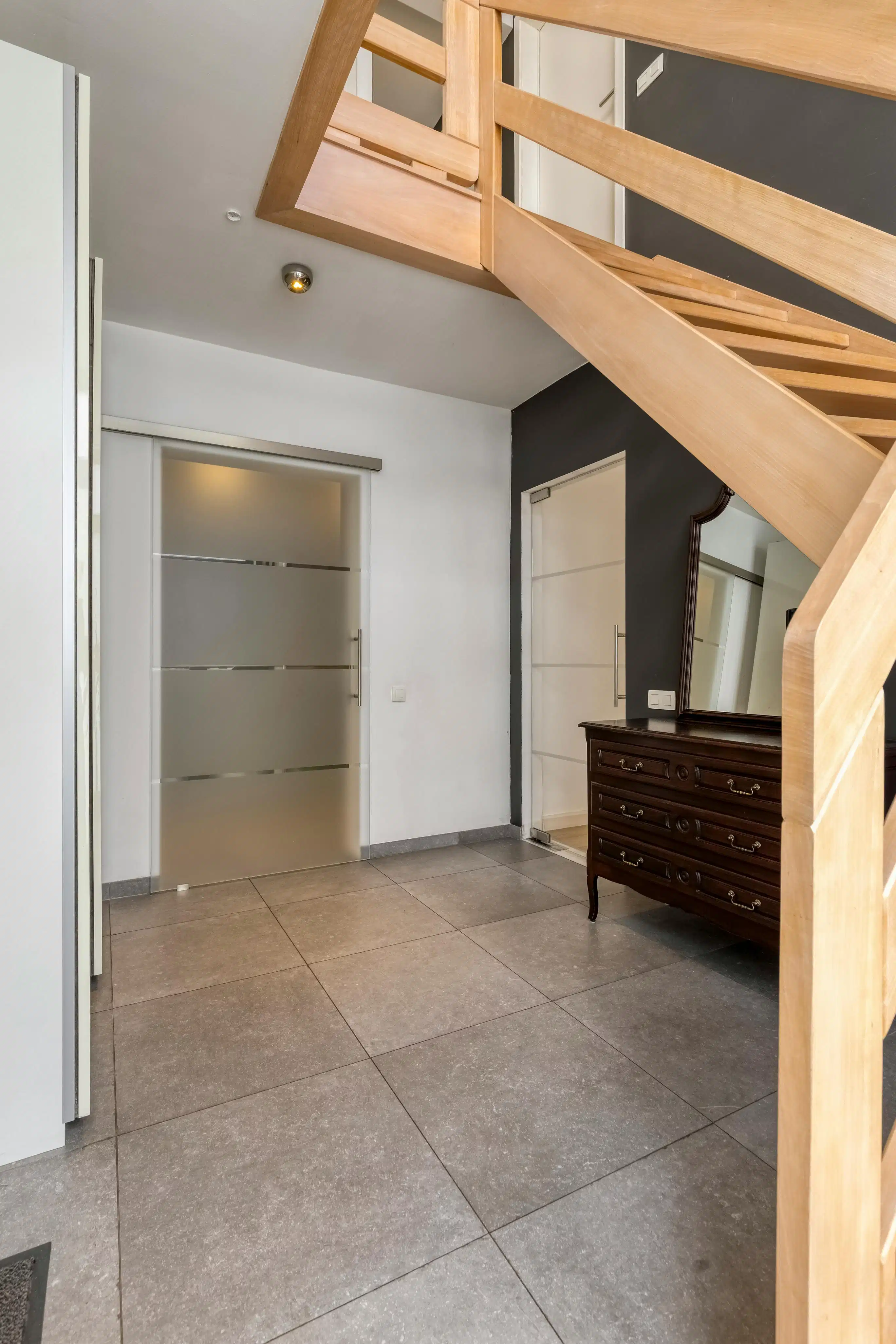 Uitzonderlijk ruime kangoeroewoning te koop in Wilrijk foto 3