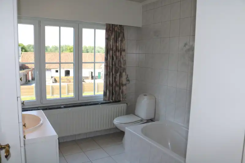 Instapklare gezinswoning met zonnige tuin in landelijk Schelderode foto 11