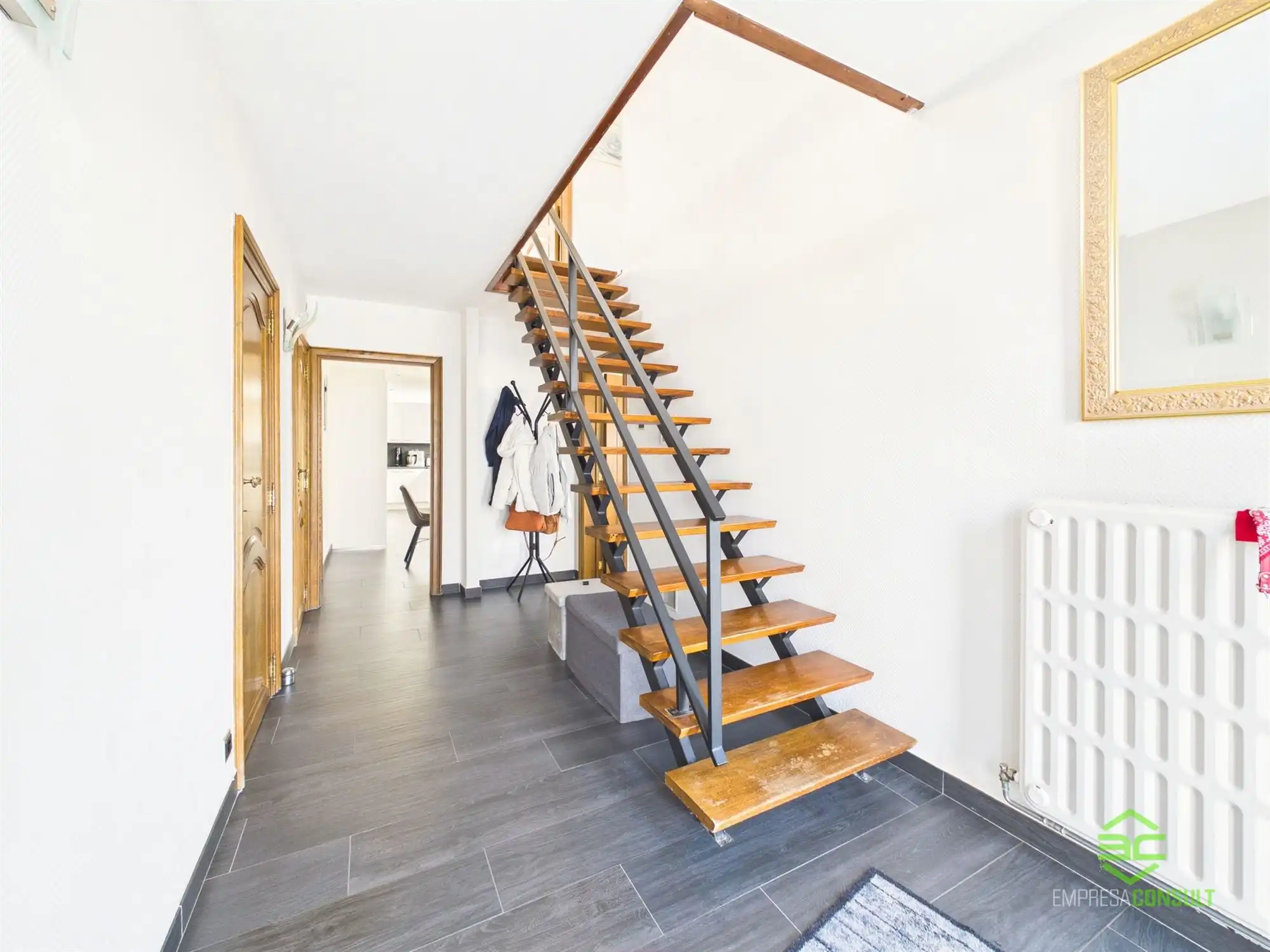 Instapklare gezinswoning op een rustige ligging in Velm! foto 3