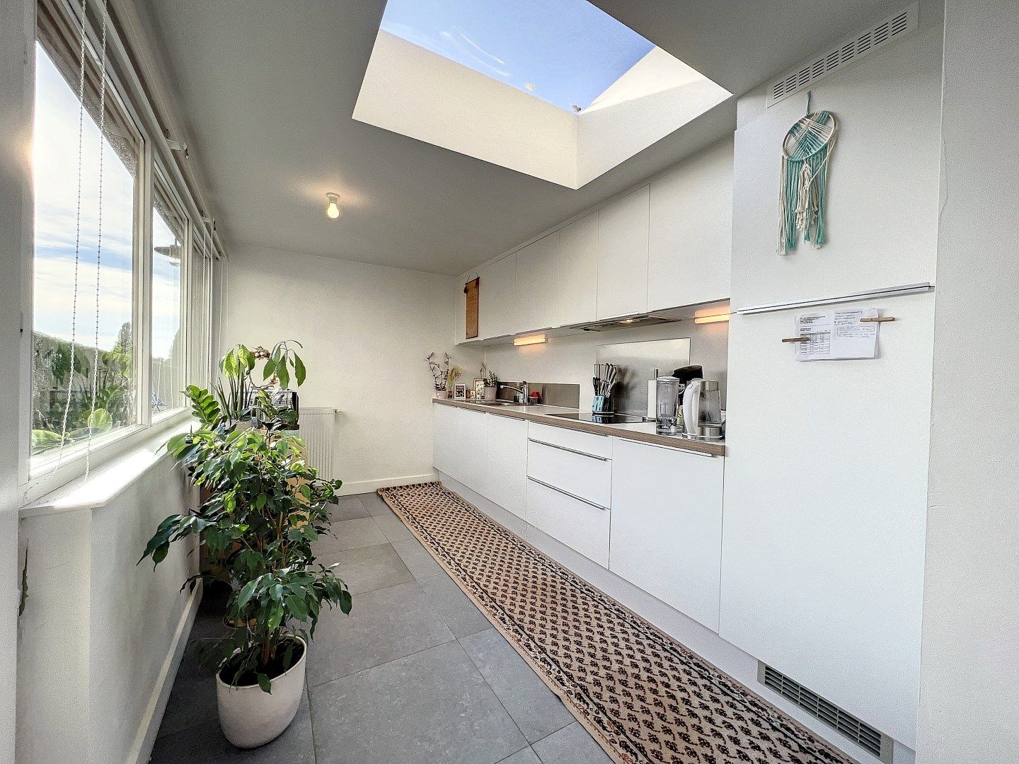 Volledig gerenoveerde woning met tuin én garage te Roeselare foto 3