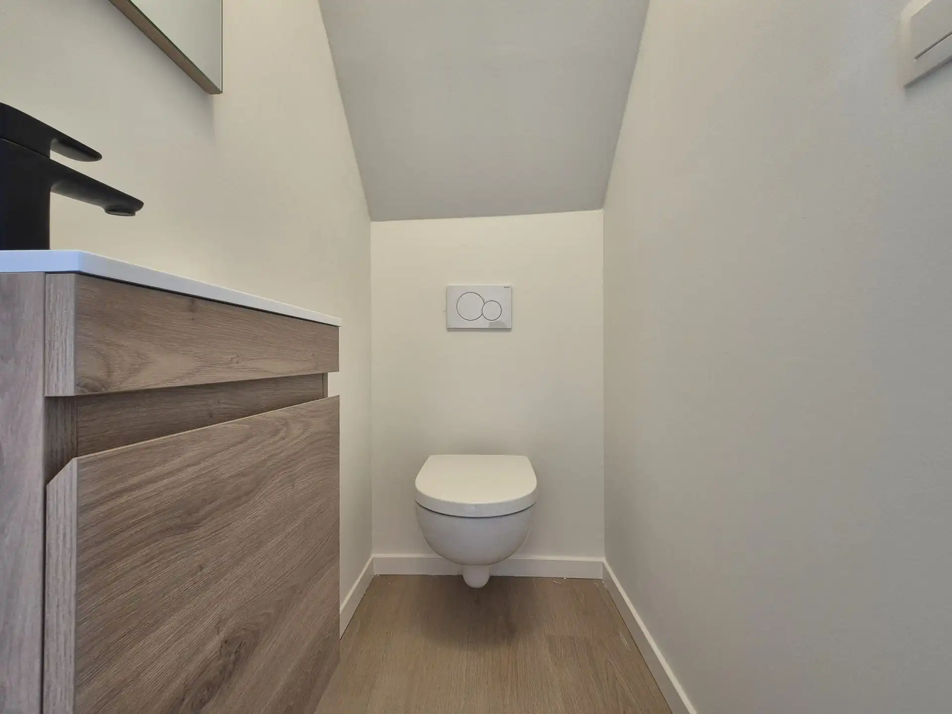 Ruim triplex appartement met polyvalente ruimte op toplocatie in het hart van Wetteren foto 25