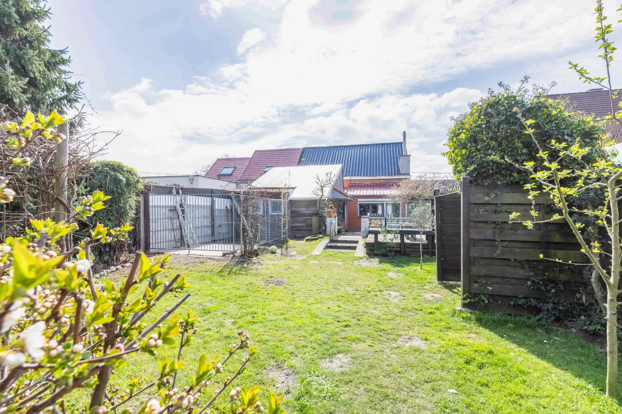 Ruime gezinswoning met 4 slaapkamers en zicht op het groen foto 7