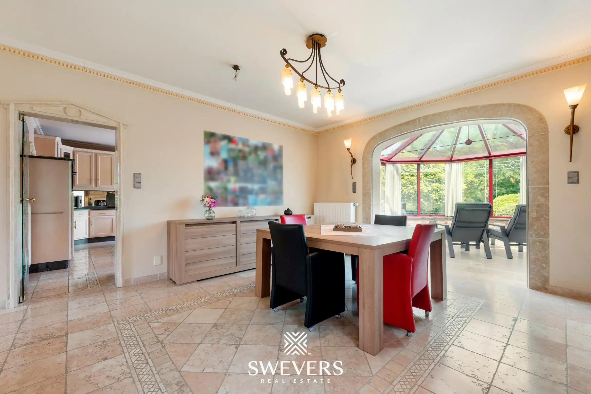 Ruime en instapklare villa met 5 slaapkamers op een perceel van 22a 96ca foto 14