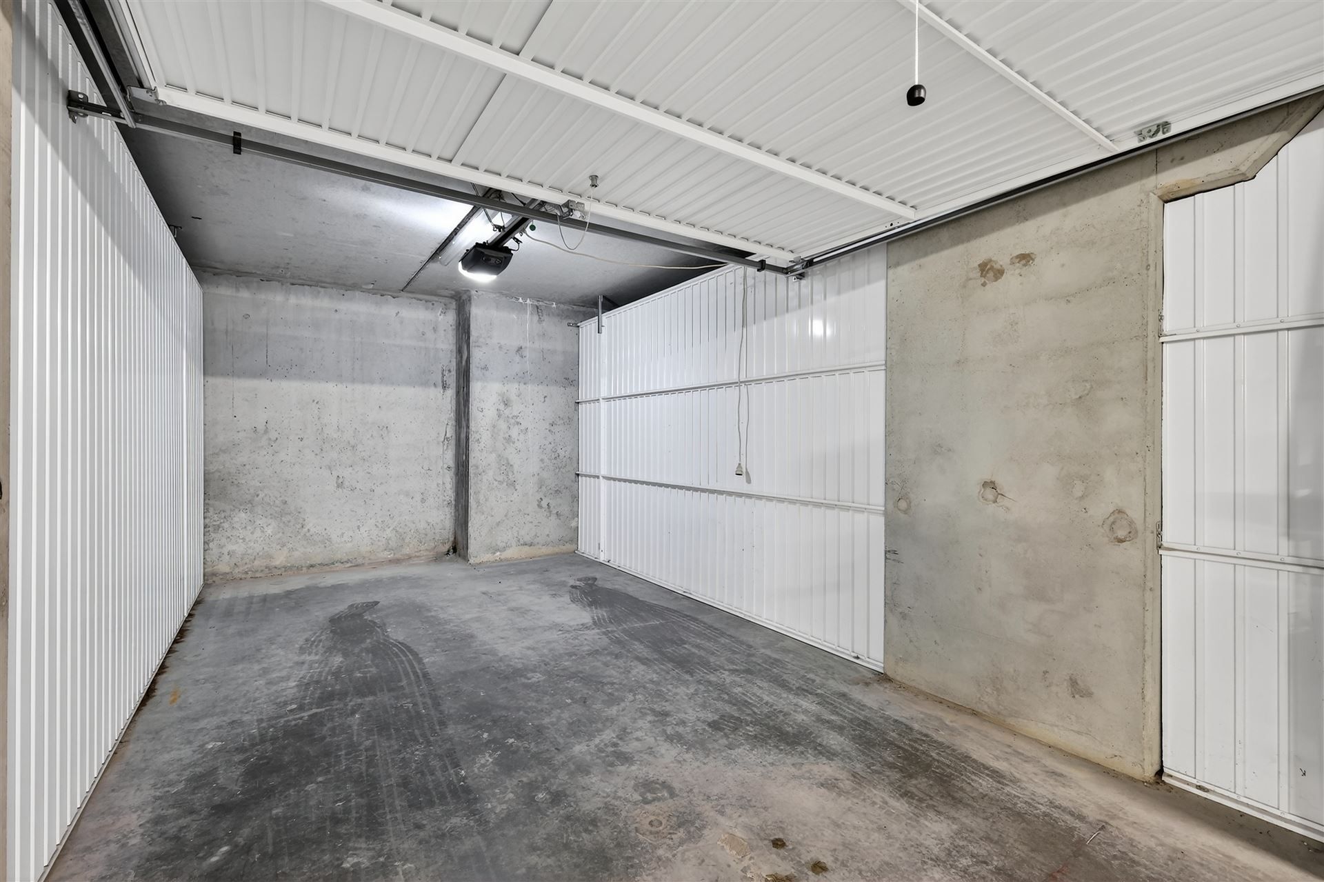 JACHTHAVEN / TERRAS / MOGL AANK GARAGE foto 24
