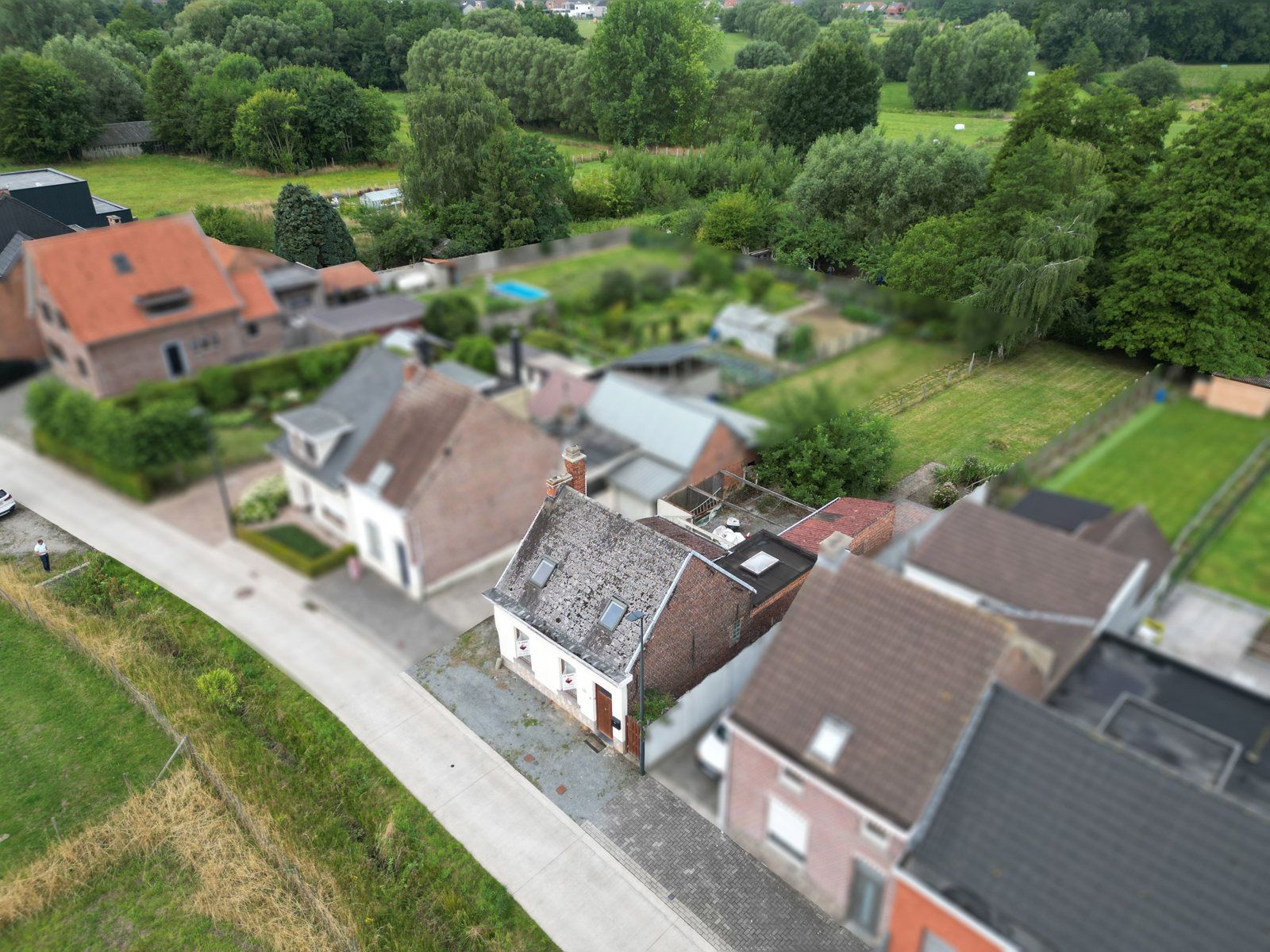 Hoofdfoto van de publicatie: Te renoveren open bebouwing in een landelijke omgeving!