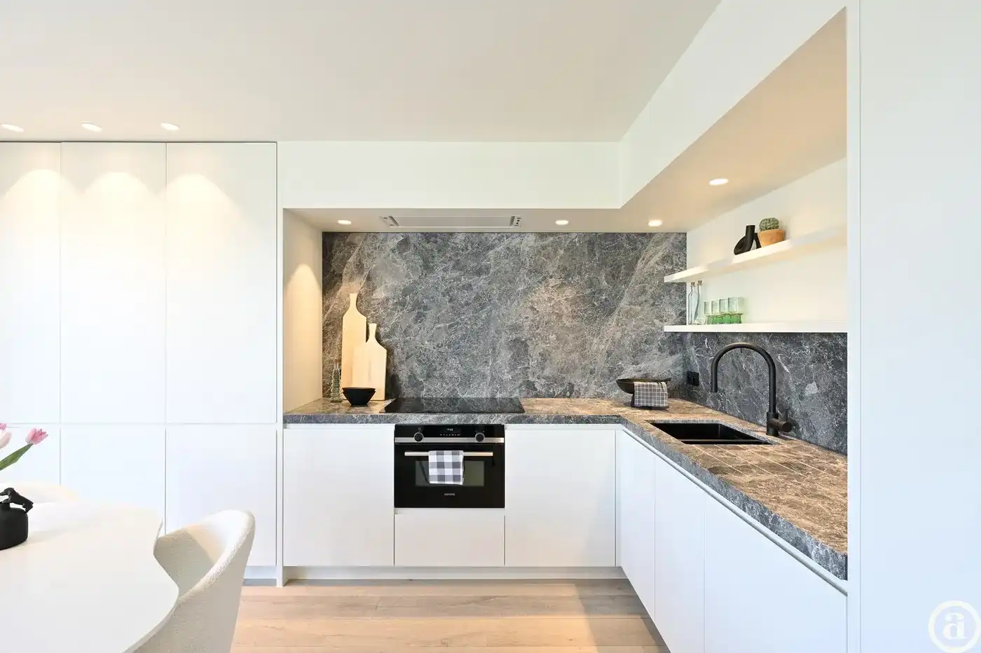 Penthouse-appartement vlakbij de zeedijk met zonneterrassen  foto 6