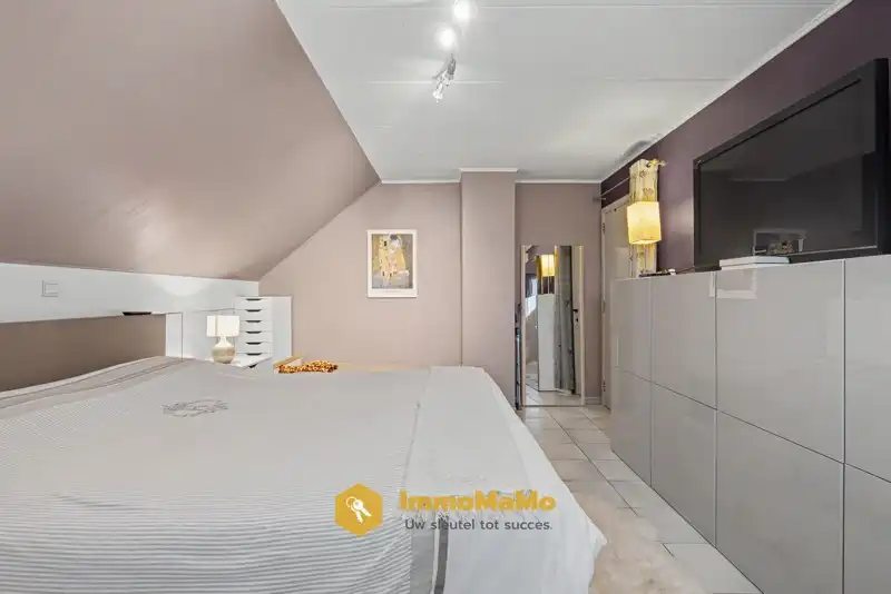 ZEER PRAKTISCHE EN RUIME WONING MET 6 SLAAPKAMERS TE KOOP foto 17