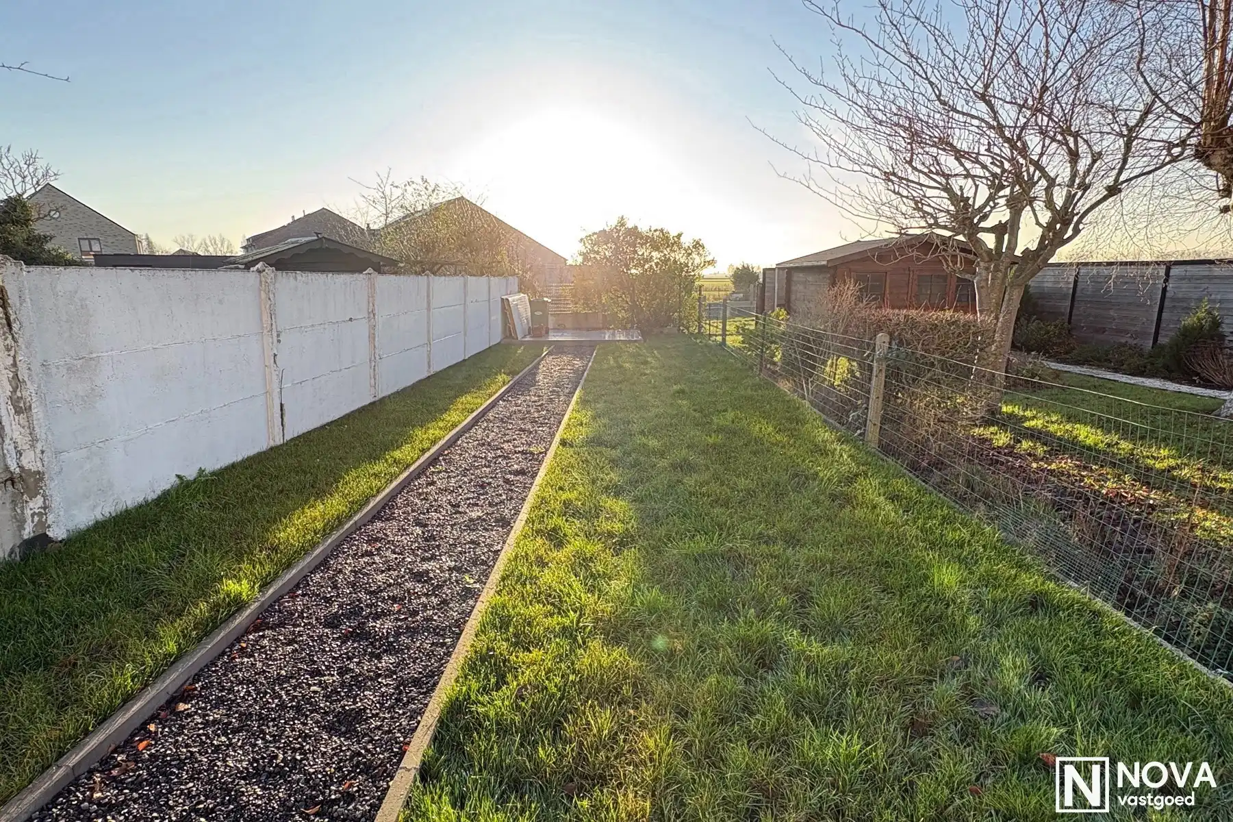 Volledig vernieuwde woning met 3 slaapkamers en tuin. foto 15