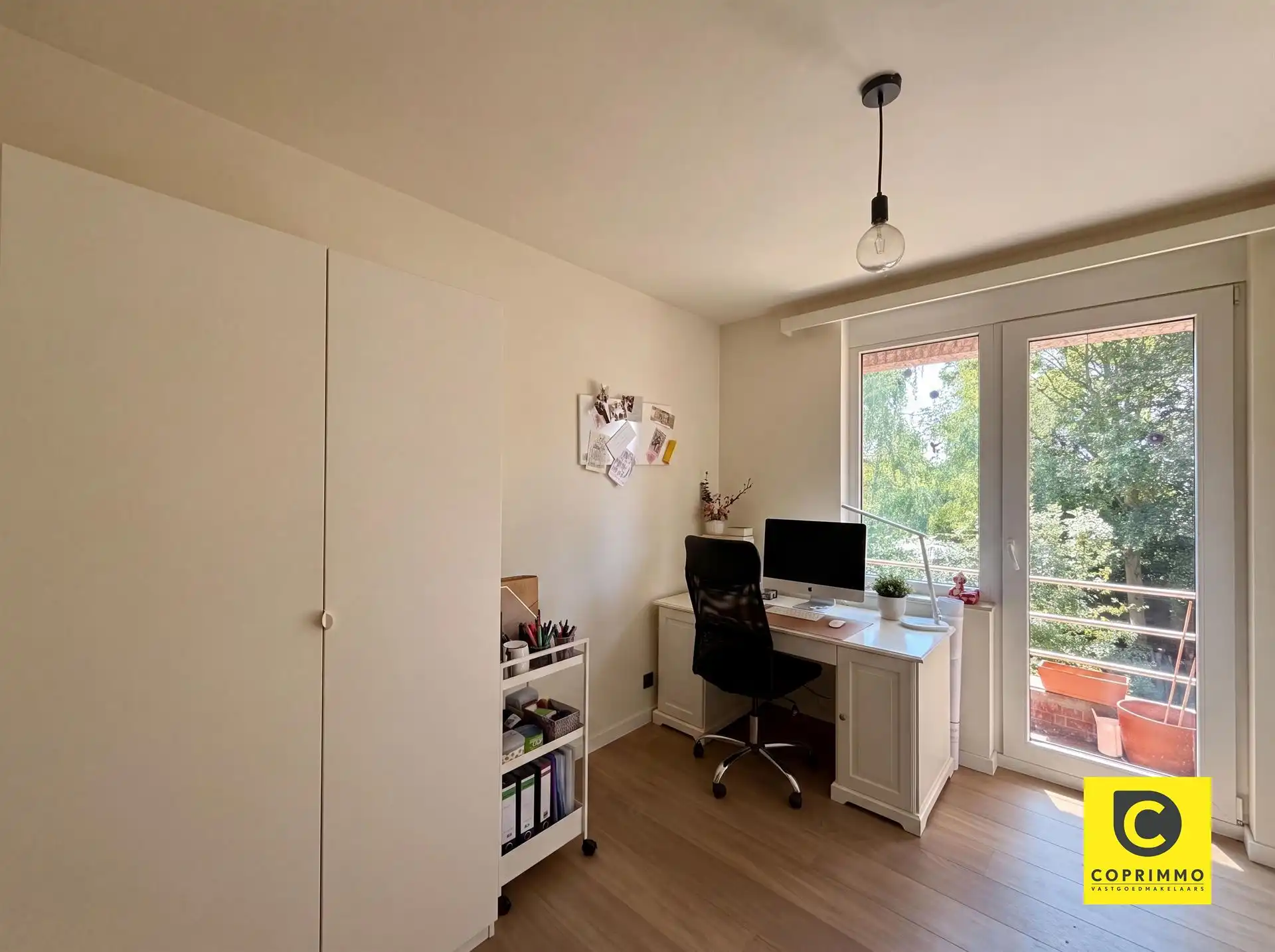 Gerenoveerd en lichtrijk 2 slpks appartement met terras! foto 9