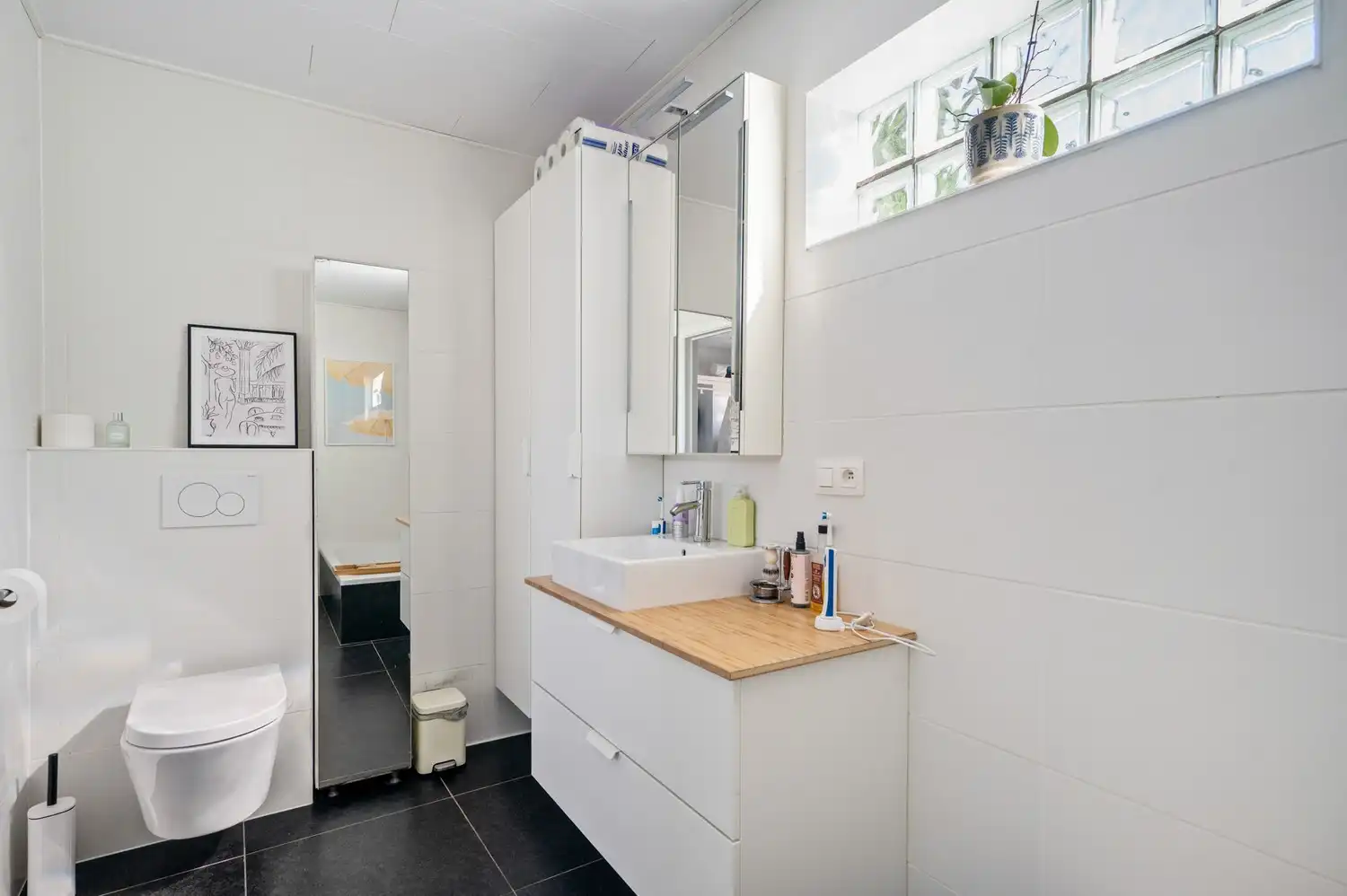 Energiezuinige gerenoveerde woning met 2 ruime slaapkamers en garage foto 12