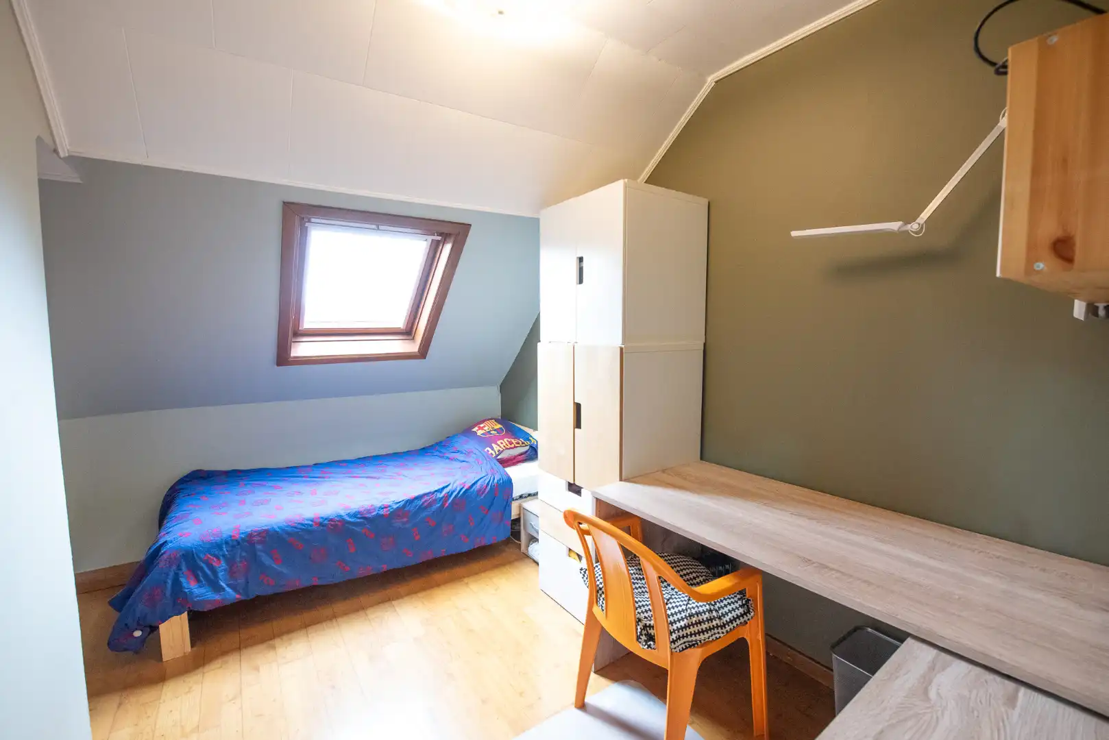 Halfopen bebouwing met 2 slaapkamers op groot perceel van 1305 m² foto 23