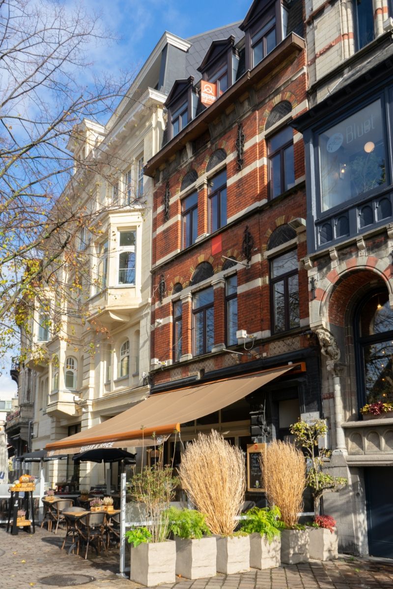 Uniek gelegen gerenoveerd appartement in hartje Gent op het Sint-Baafsplein foto 5