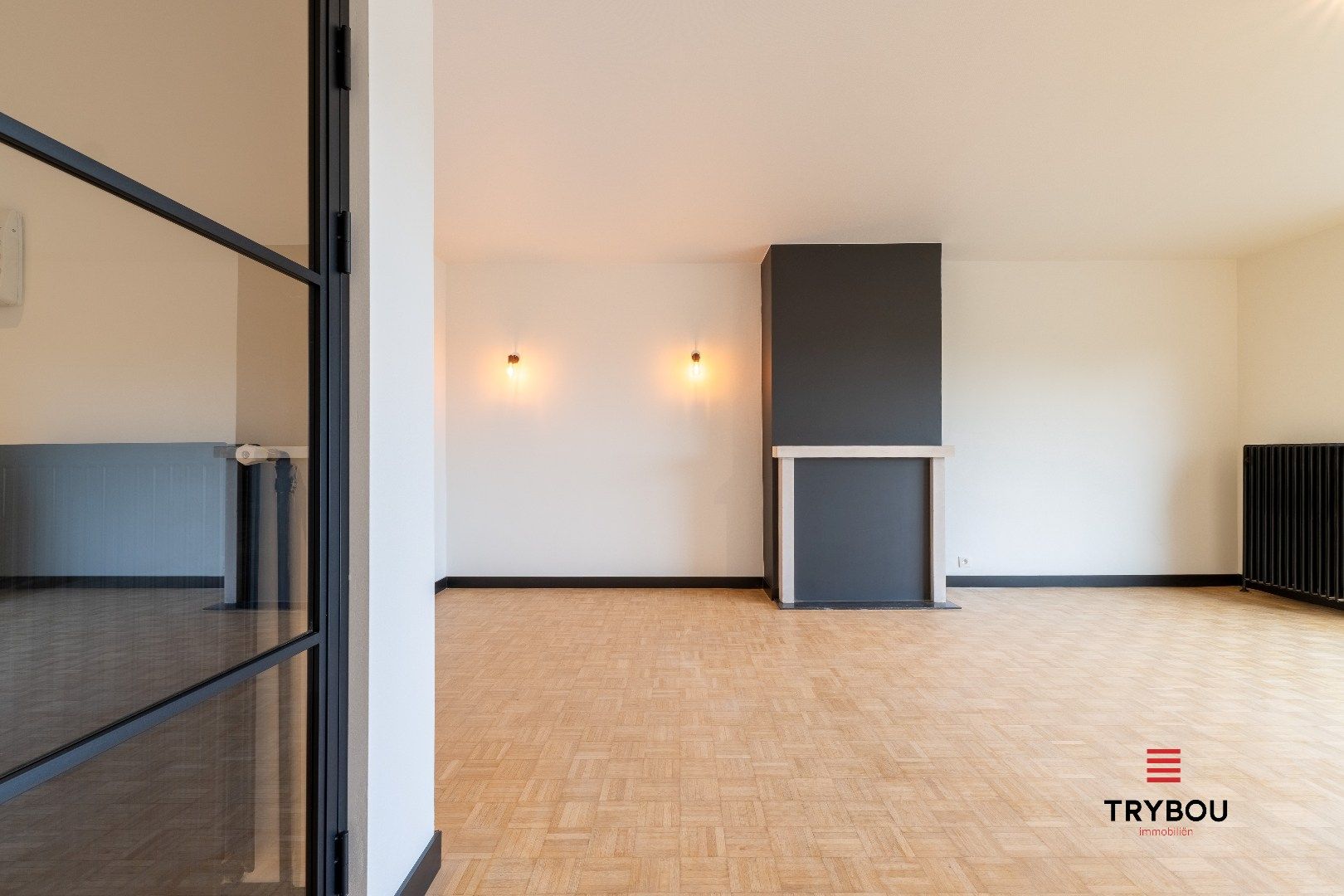 Volledig gerenoveerd 2-slaapkamerappartement te huur – rand centrum Ieper foto 3