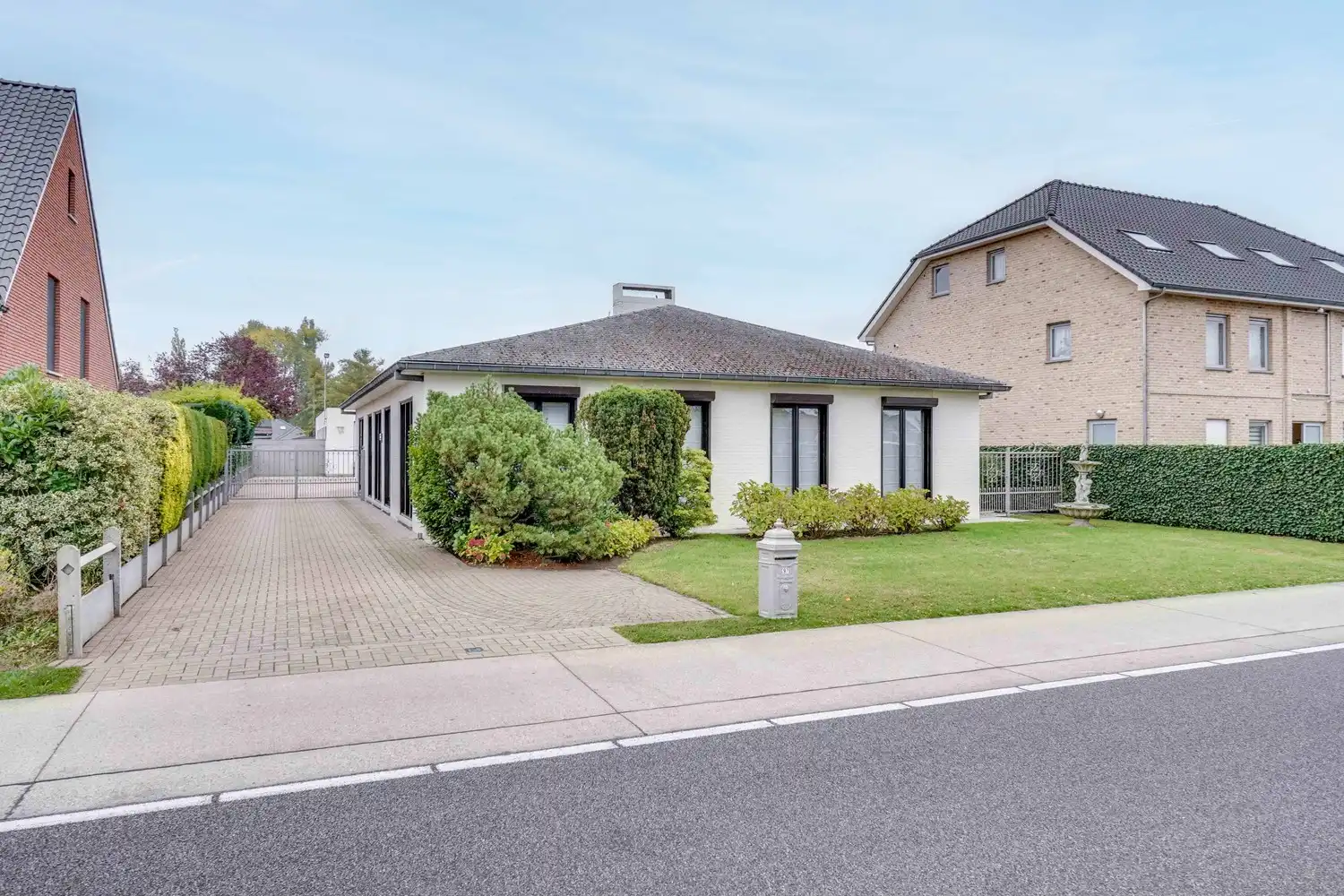 Karaktervol landhuis op 13a62ca, met polyvalente (bedrijfs)hal foto 4