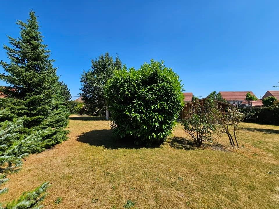 Recente driegevel in uiterst aangename woonwijk. foto 24