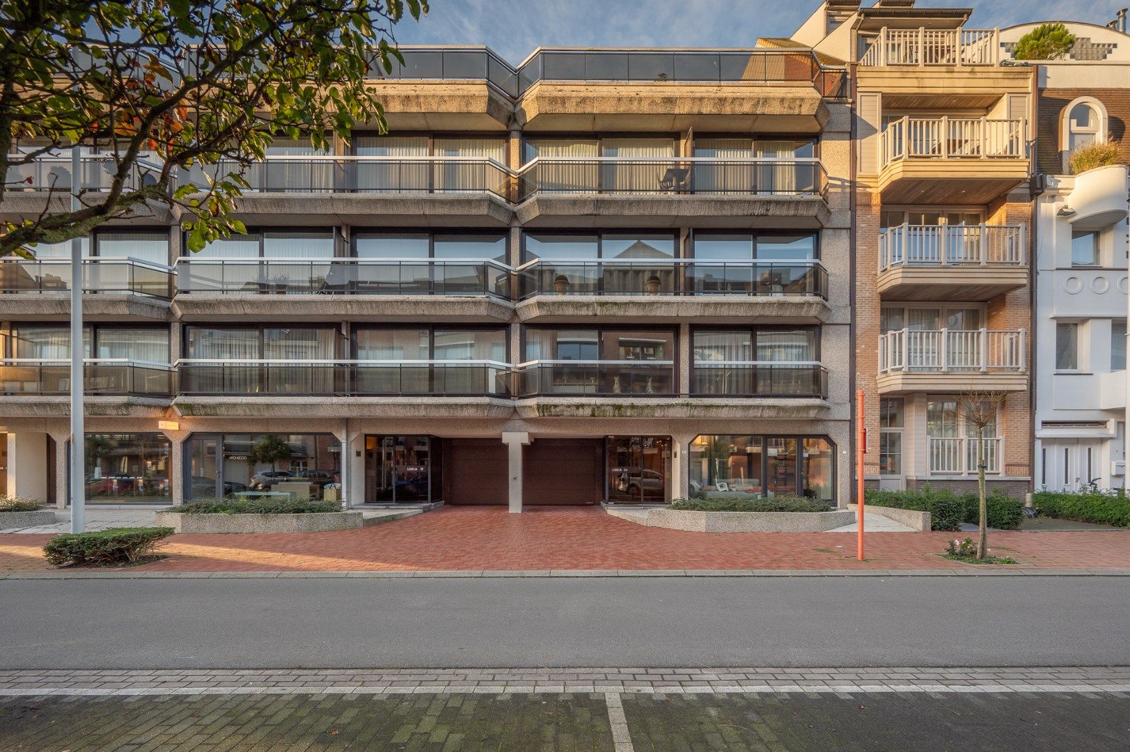 Penthouse met uitzonderlijk ruime terrassen, rustig gelegen in het centrum tussen de Zoutelaan en de Dumortierlaan foto {{pictureIndex}}