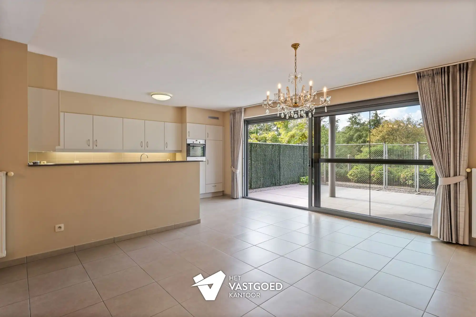 RUIM 2 SLAAPKAMER APPARTEMENT MET ZICHT OVER DE GEMEENSCHAPPELIJKE TUIN foto 8
