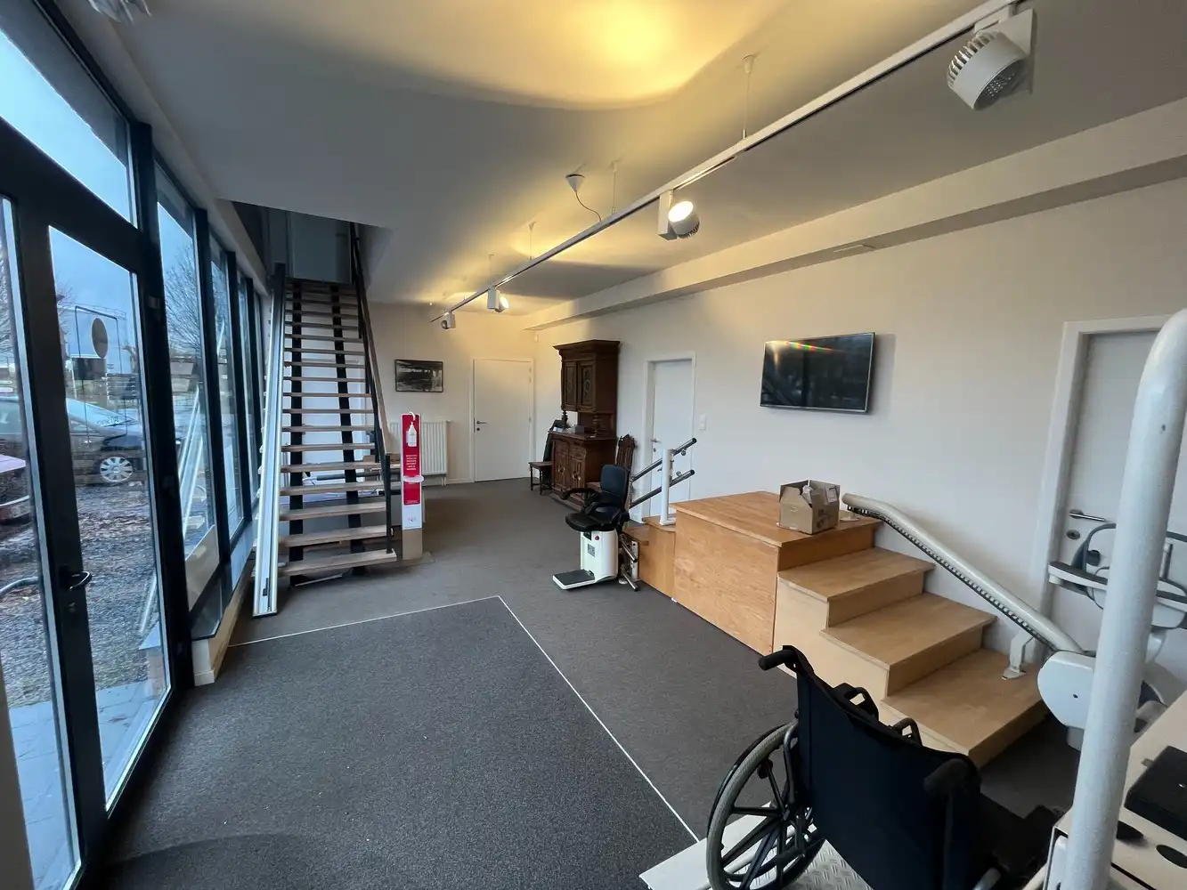 Bedrijfsgebouw +/- 775m² foto 2