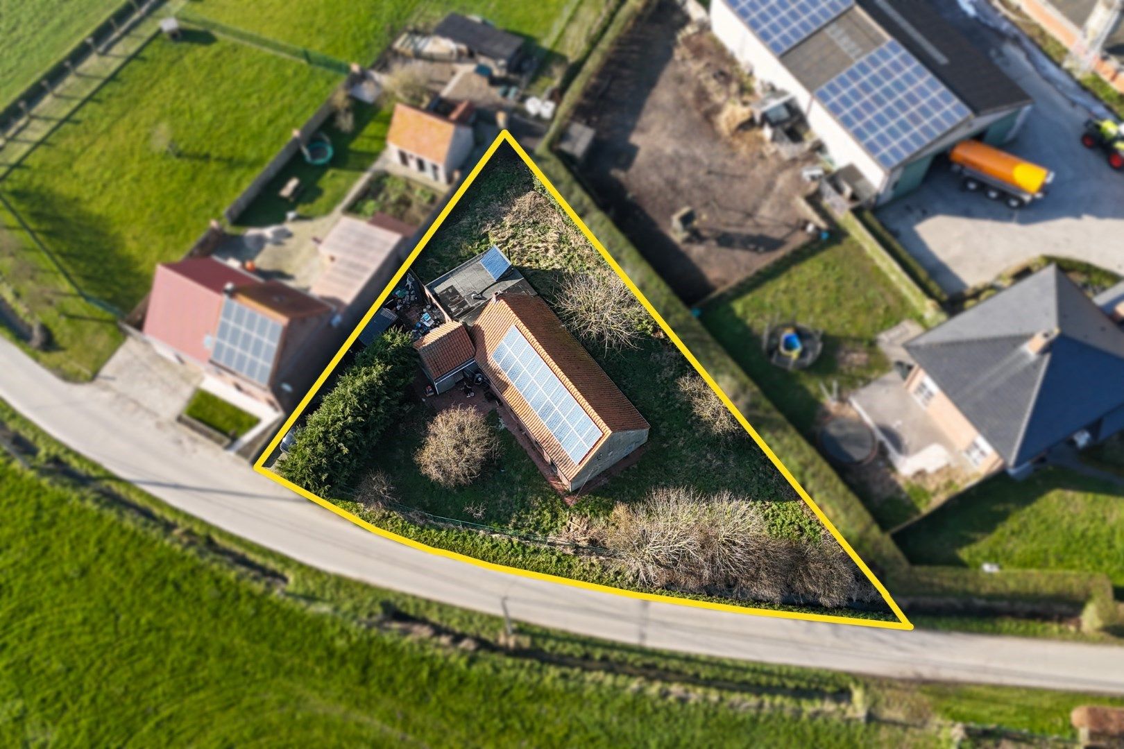 Hoofdfoto van de publicatie: Landelijke vrijstaande woning op zongericht perceel