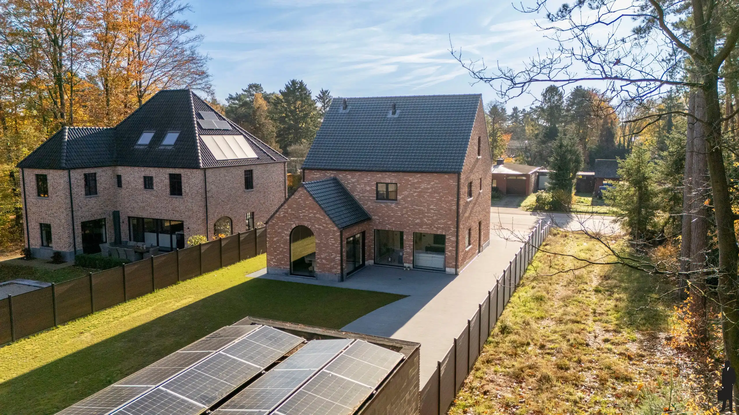 Hoogwaardig afgewerkte villa nabij natuur en Nederland foto 28