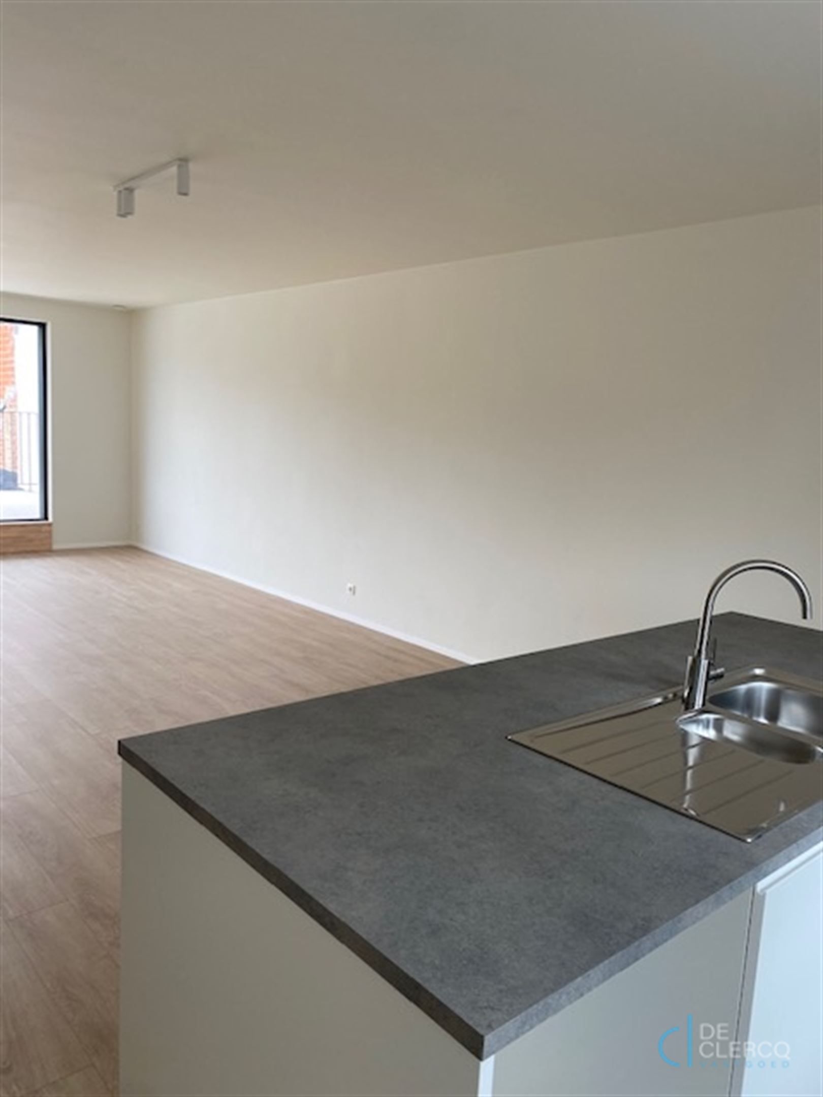 Tijdloos en duurzaam appartement TE HUUR op topligging in Lochristi! foto 8