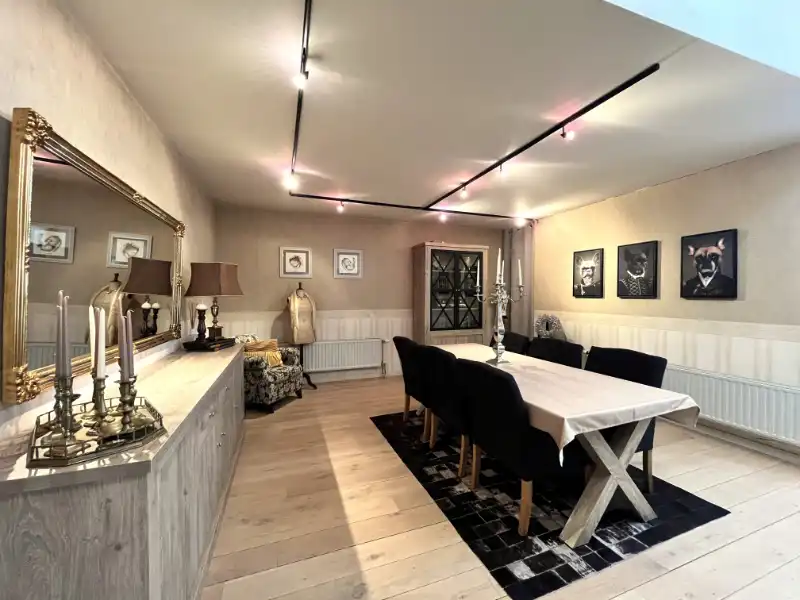 Ruim luxe appartement/duplex met garage! foto 5