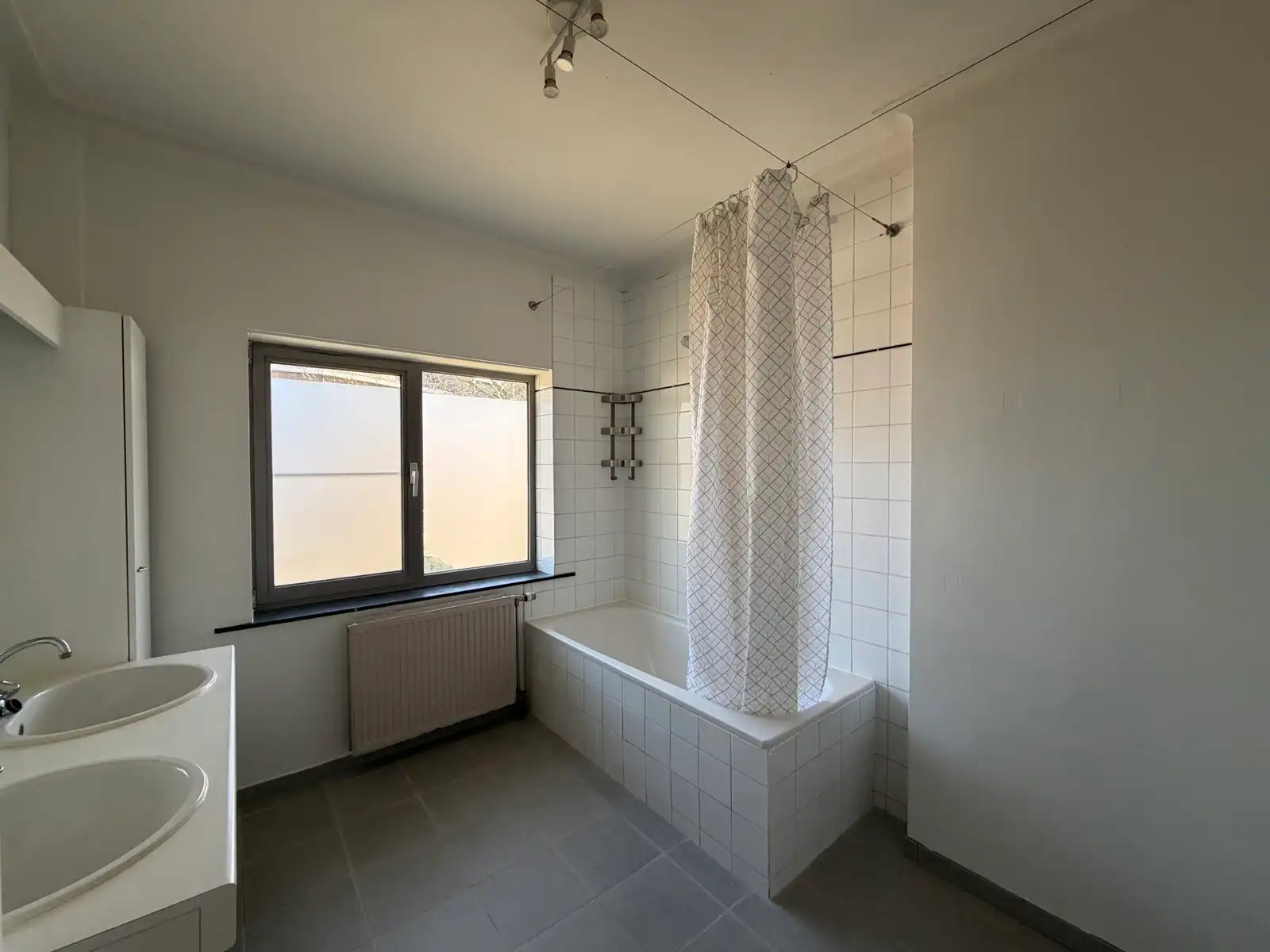Ruim 3 slpk appartement te huur in Hechtel-Eksel foto 9