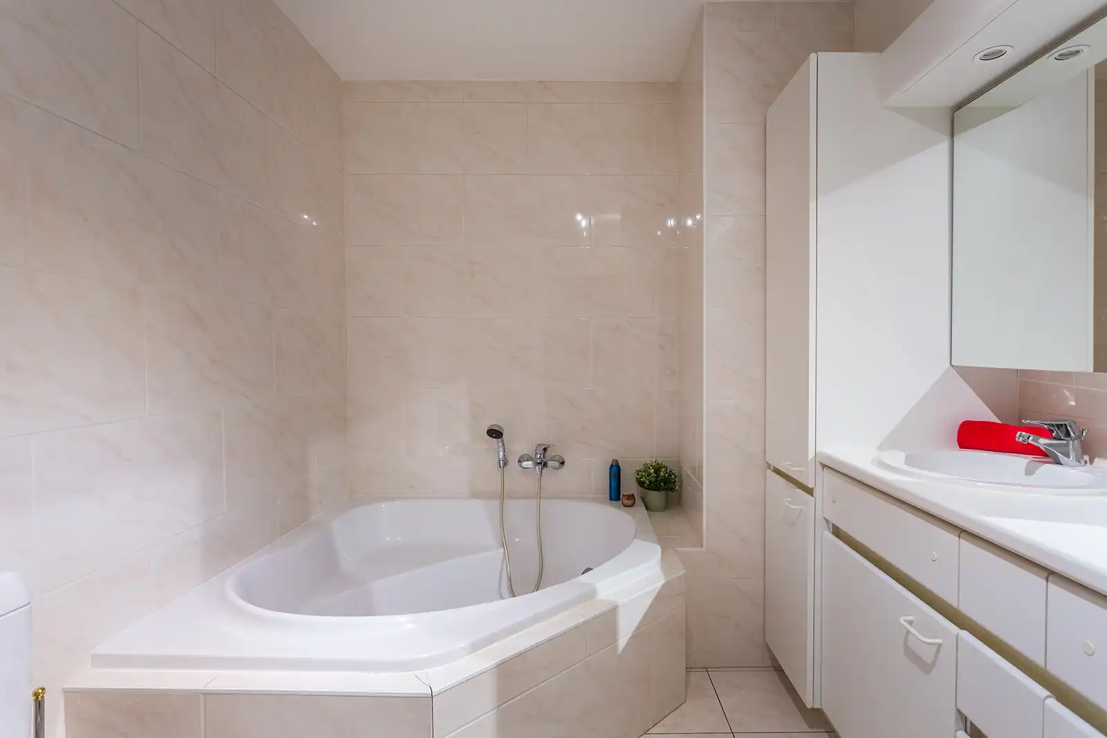 141 m² wooncomfort en twee ruime terrassen foto 23
