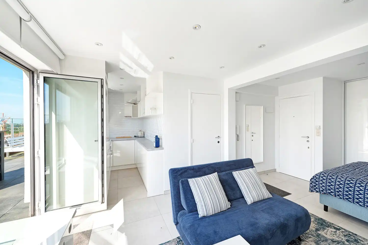 Stijlvol gerenoveerde studio met groot terras en panoramisch uitzicht foto 4
