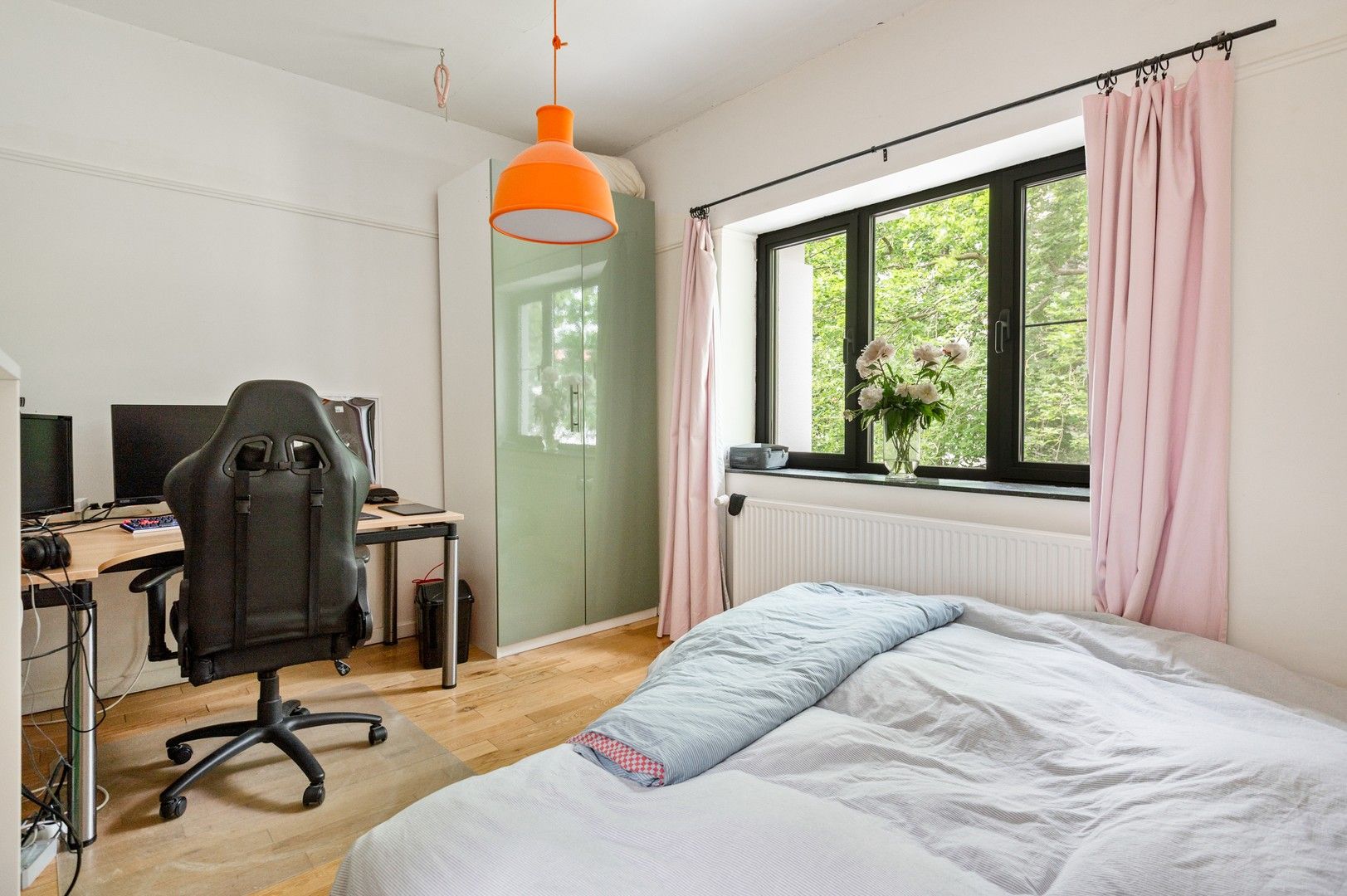 Vrijstaande woning met 5 slaapkamers en grote zonnige tuin foto 16