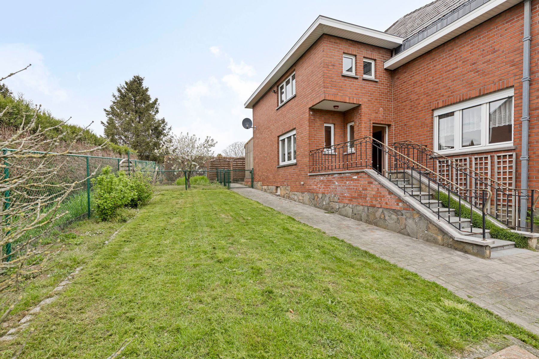 3-gevelwoning op toplocatie in Lennik foto 2