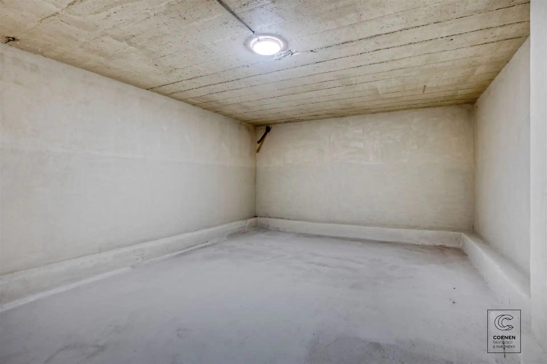 Prachtig gerenoveerde woning met 4 slpk's en riante tuin! foto 22