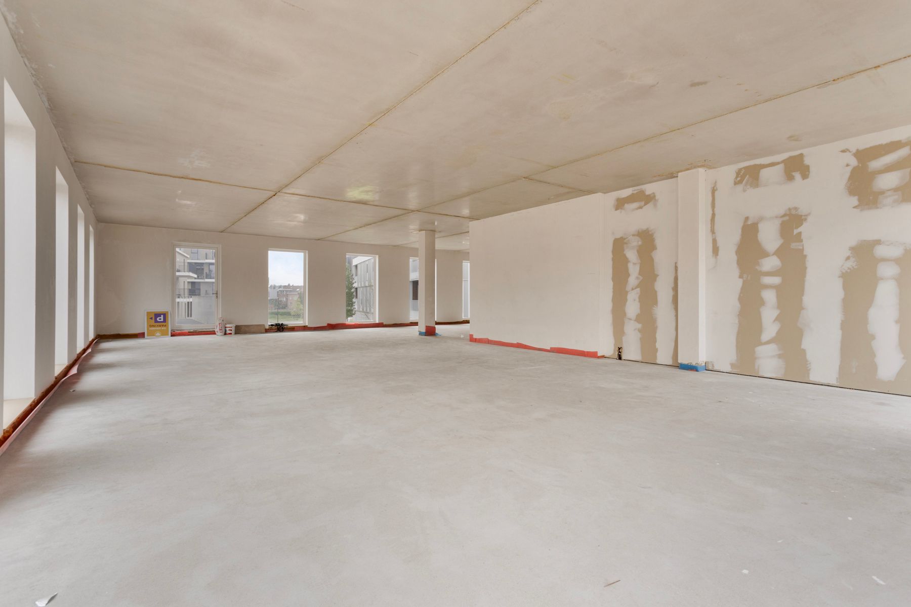 Nieuwbouw kantoorruimte met grote zichtbaarheid (359m²) foto 3