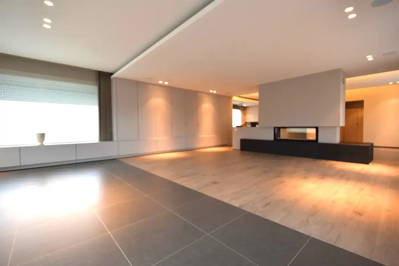 Gelijkvloers appartement met 2 slaapkamers  foto {{pictureIndex}}