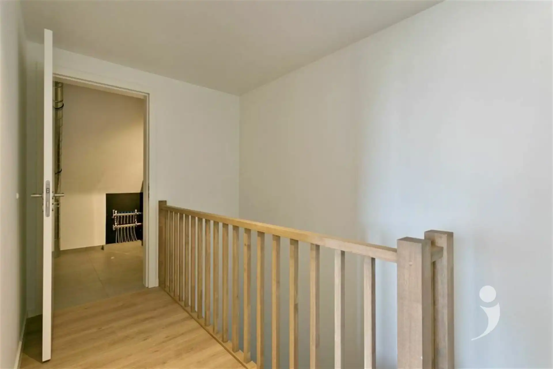 Moderne, halfopen BEN woning in groene, rustige omgeving foto 15