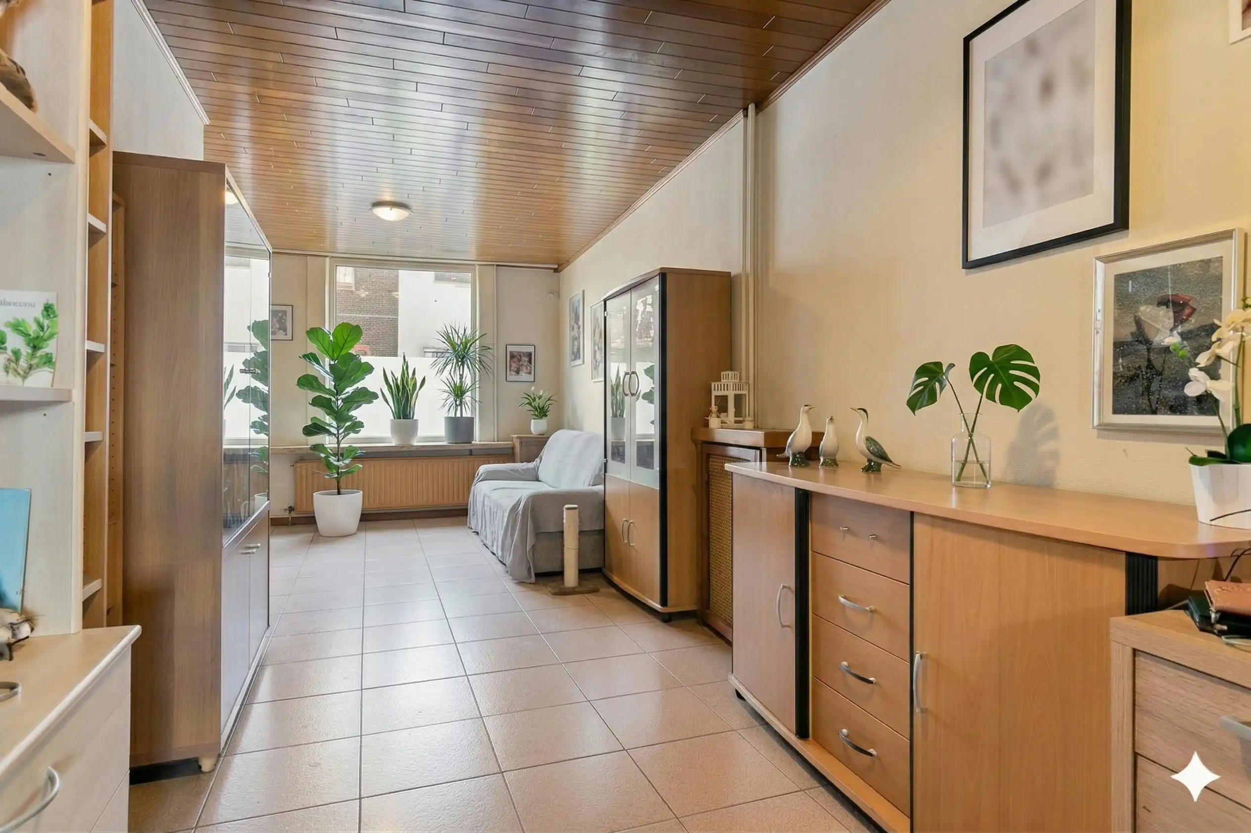 Instapklaar huis te koop nabij het centrum van Izegem. foto 2