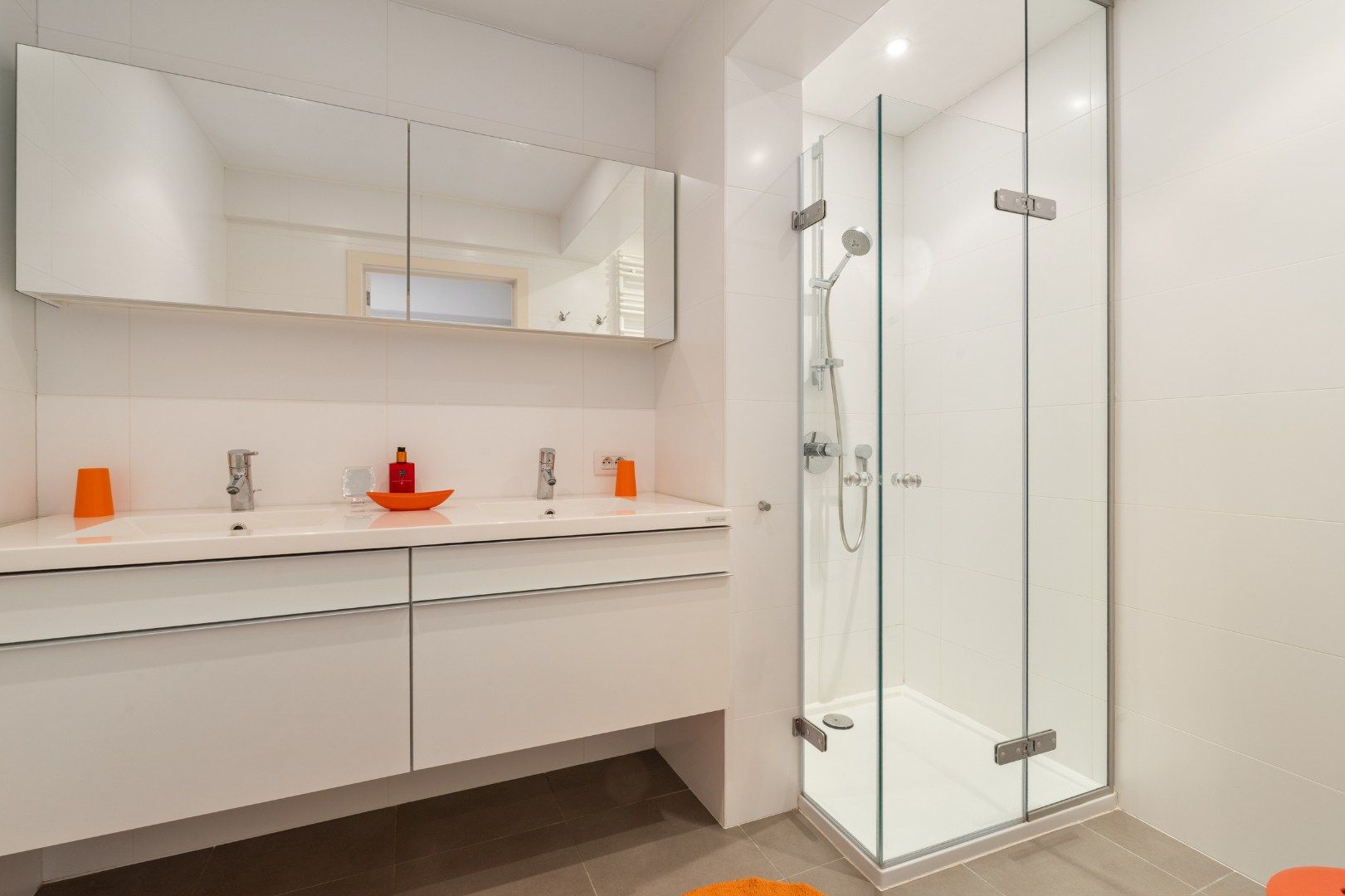 GERENOVEERD APPARTEMENT MET ZIJDELINGS ZEEZICHT: TOPLIGGING !! foto 11
