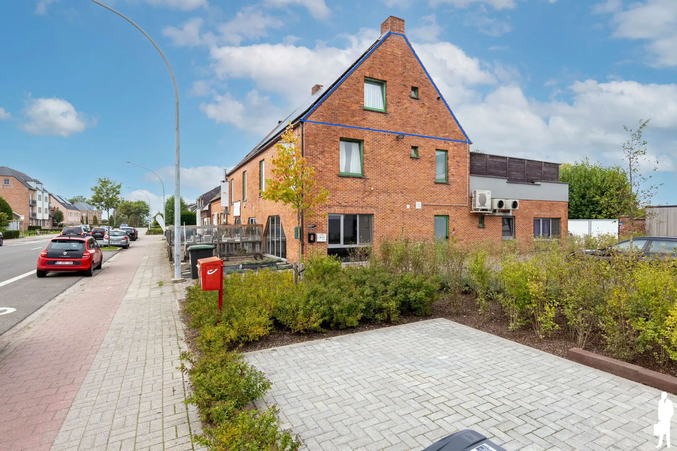 Verhuurd dakappartement met 2 slaapkamers en leuk terras  foto {{pictureIndex}}