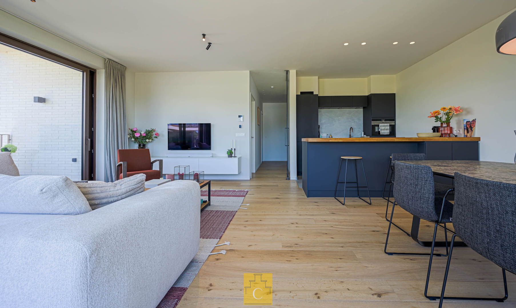 Recent 2 slaapkamerappartement met mooie zichten en ruim terras foto 8