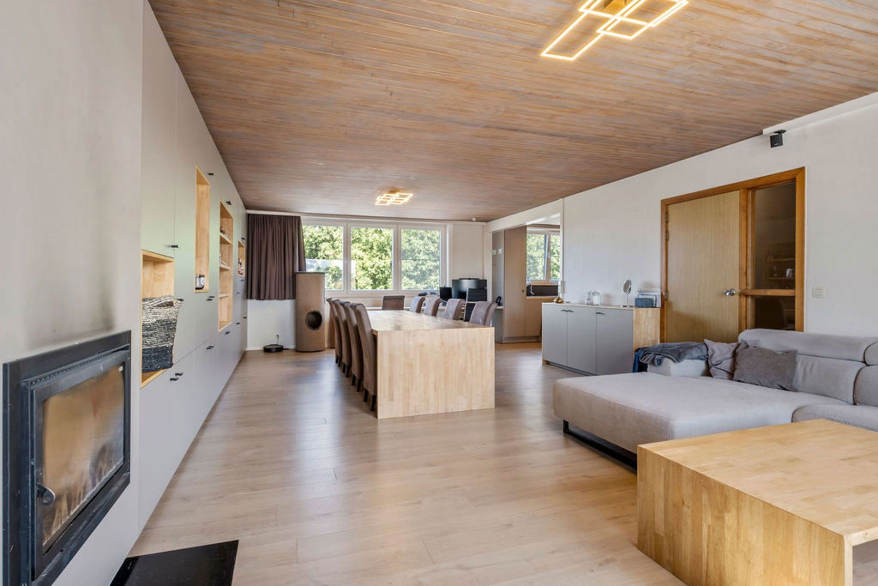 Instapklare woning met ruime garage/opslagplaats in Bredene. foto 4
