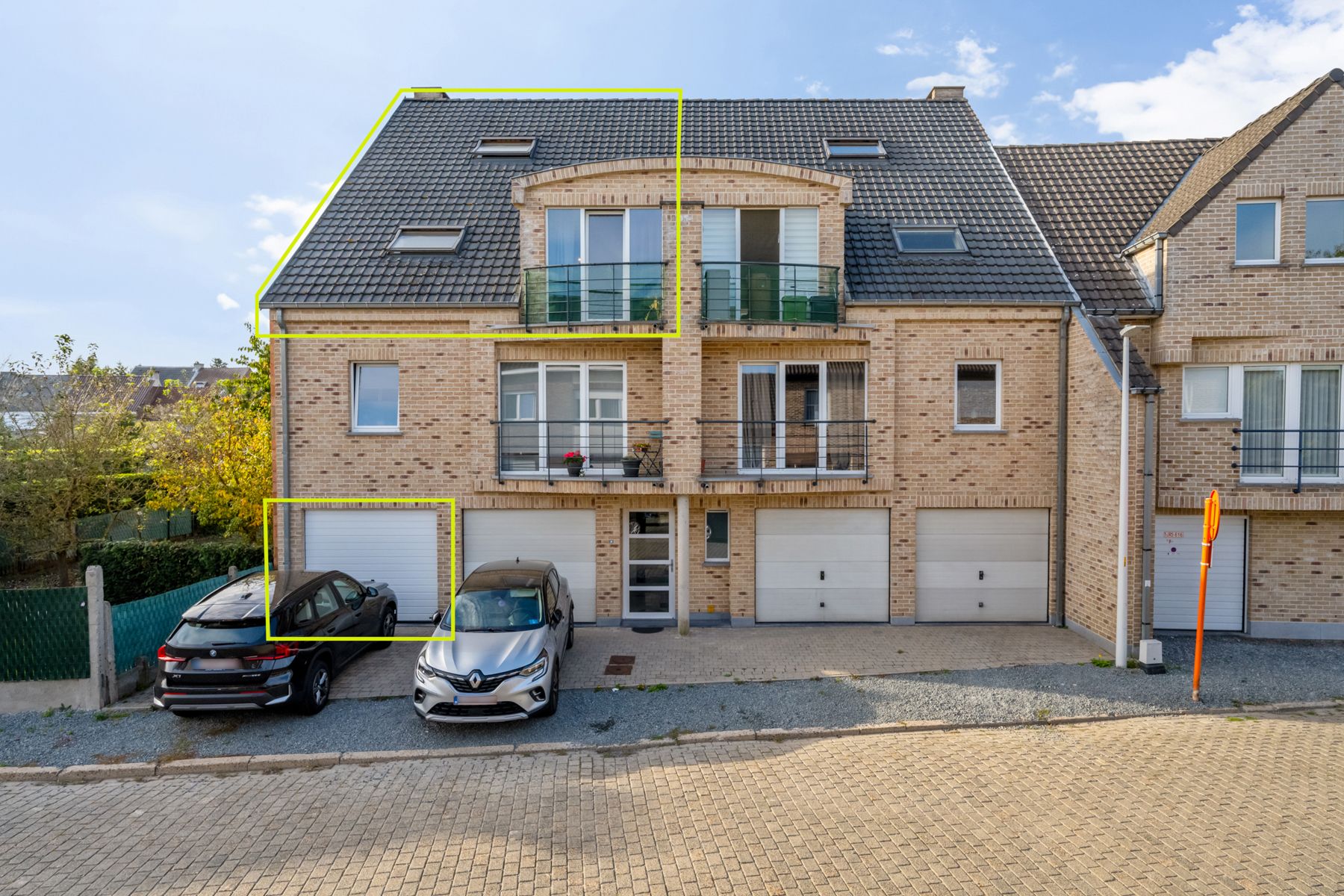 Duplex appartement met 2 SLPK, garage en berging foto 9