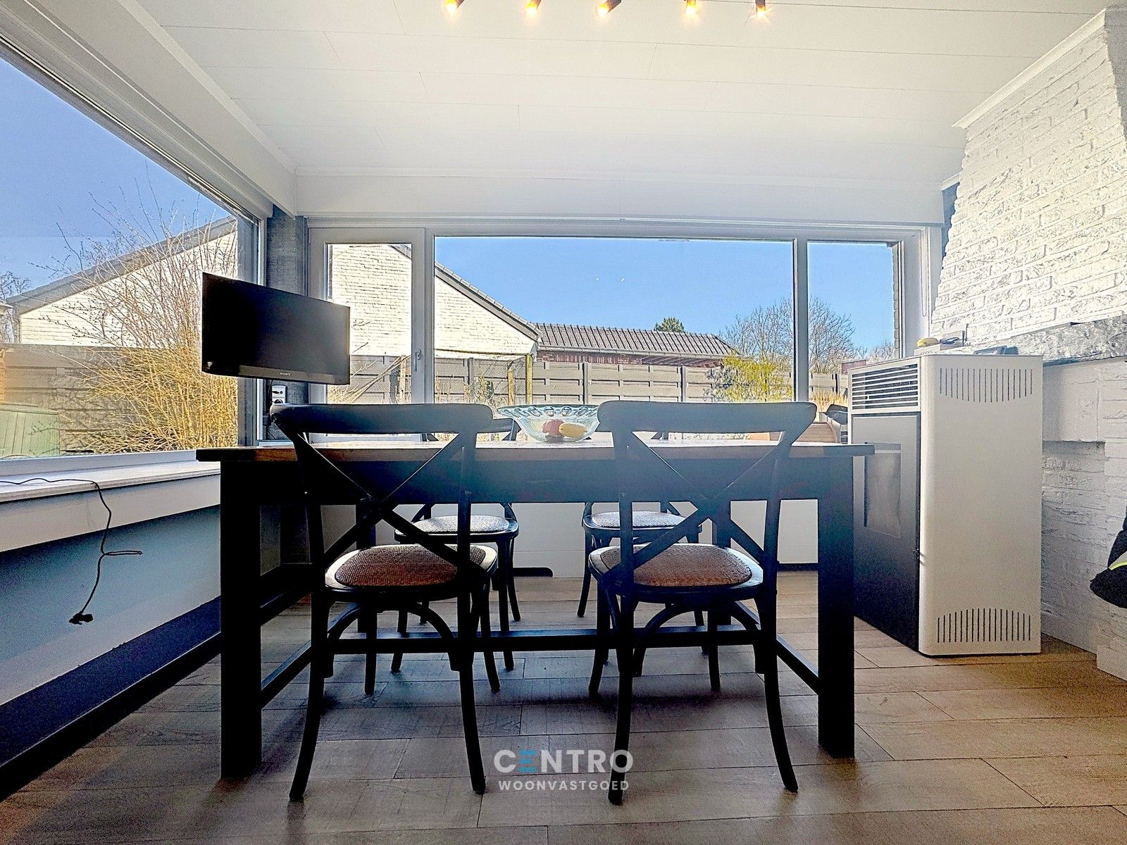 Ruime, instapklare WONING met 5/6 slaapkamers, badkamer, nieuwe keuken, grote garage en ZONNIGE tuin te Brugge (Sint-Kruis) foto 12