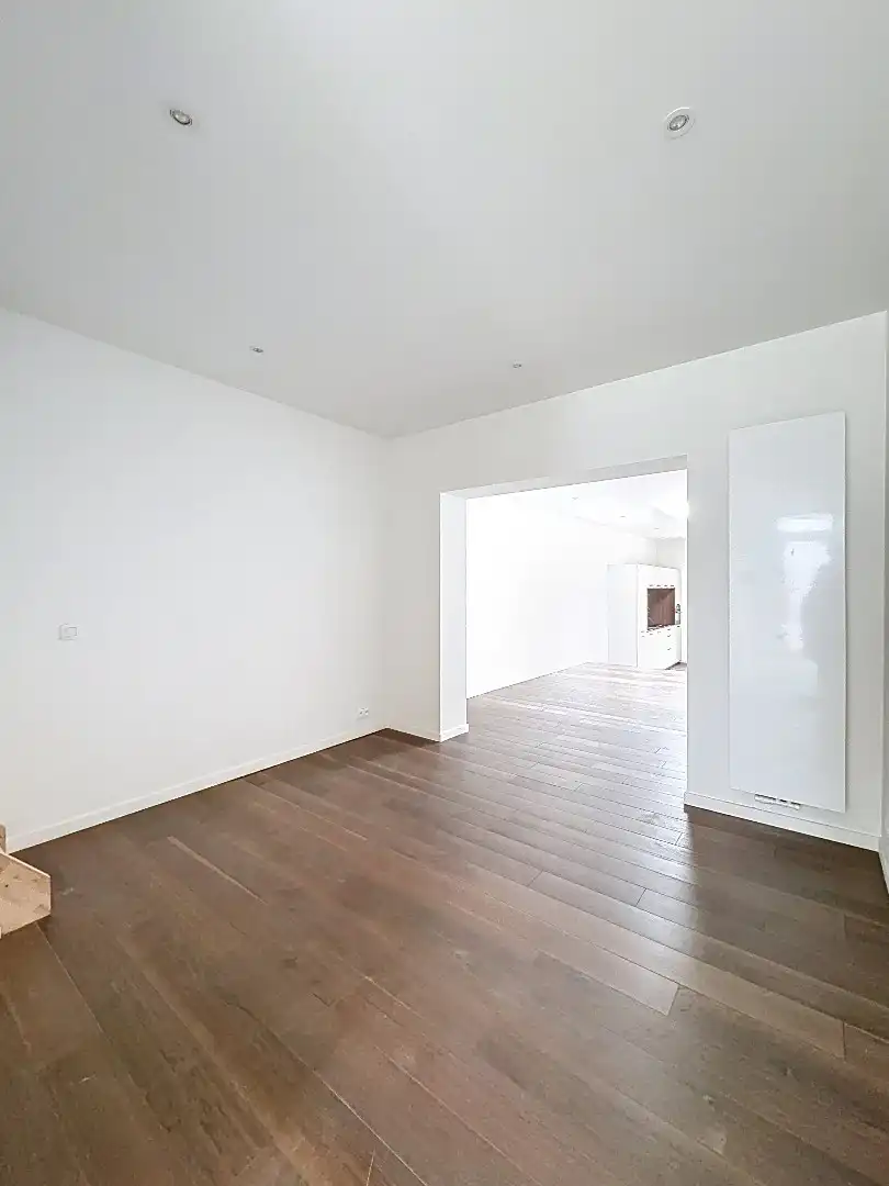 Elegant wonen in Tienen: gerenoveerde rijwoning met 3 slaapkamers en zuidwestgerichte tuin. foto 5