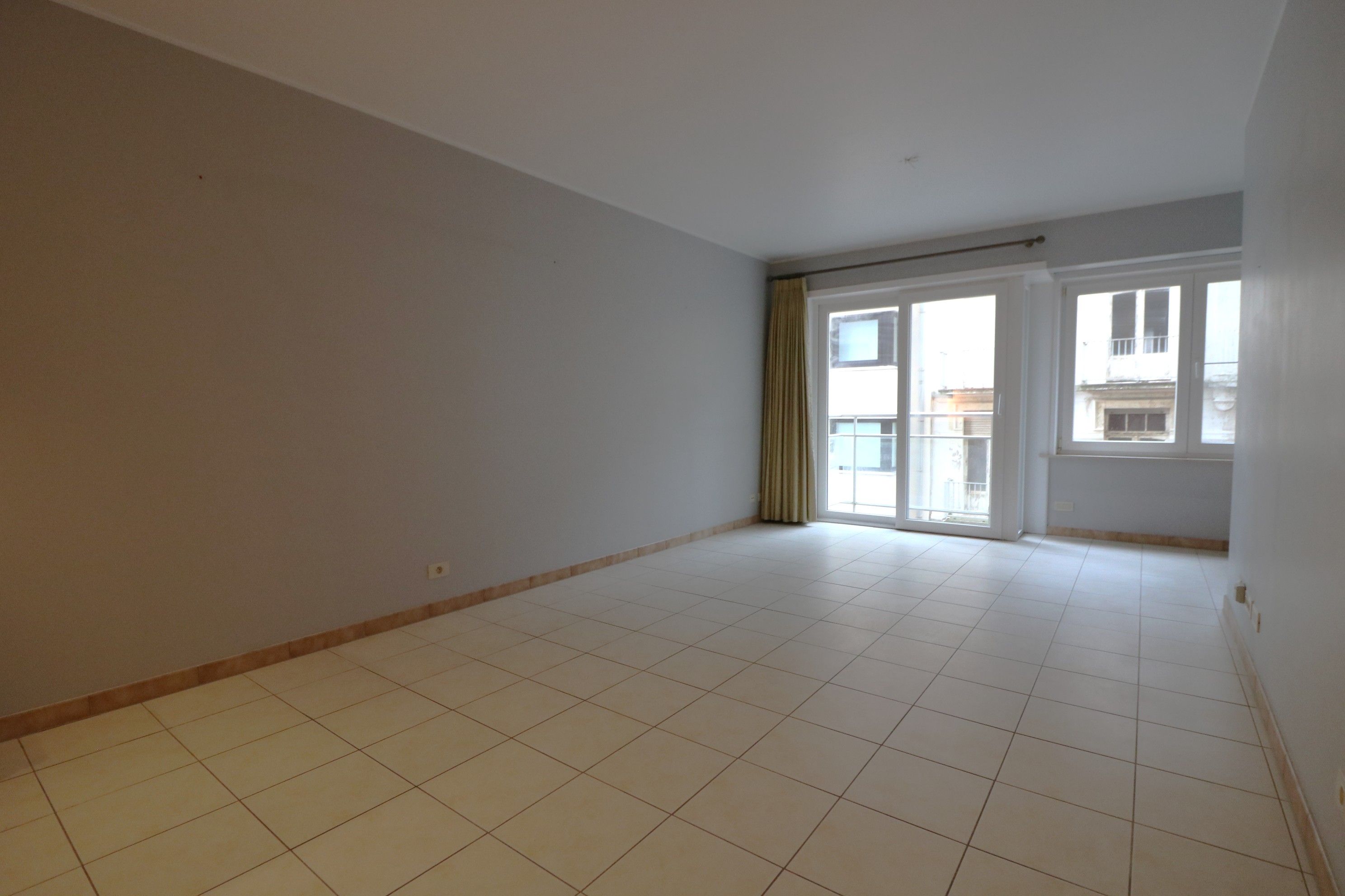 Ruim éénslaapkamerappartement met lateraal zicht op Jachthaven en Zeedijk. foto 2