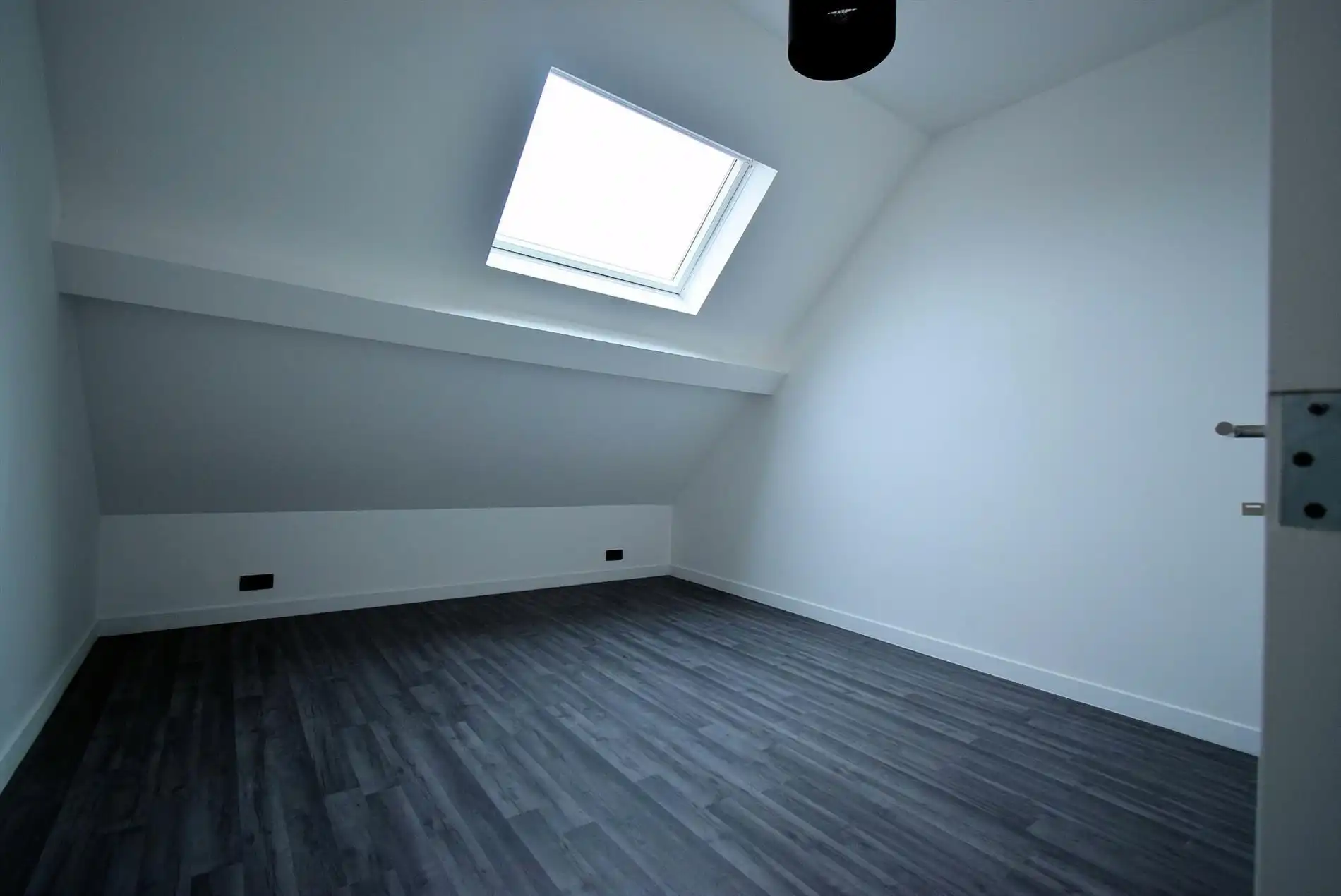 RUIME INSTAPKLARE RIJWONING DICHTBIJ HET CENTRUM  foto 11