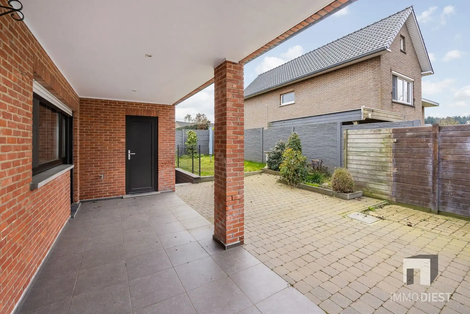 Op te knappen betaalbare split-level woning te Schaffen, kort bij de Bossen van Hees foto 29